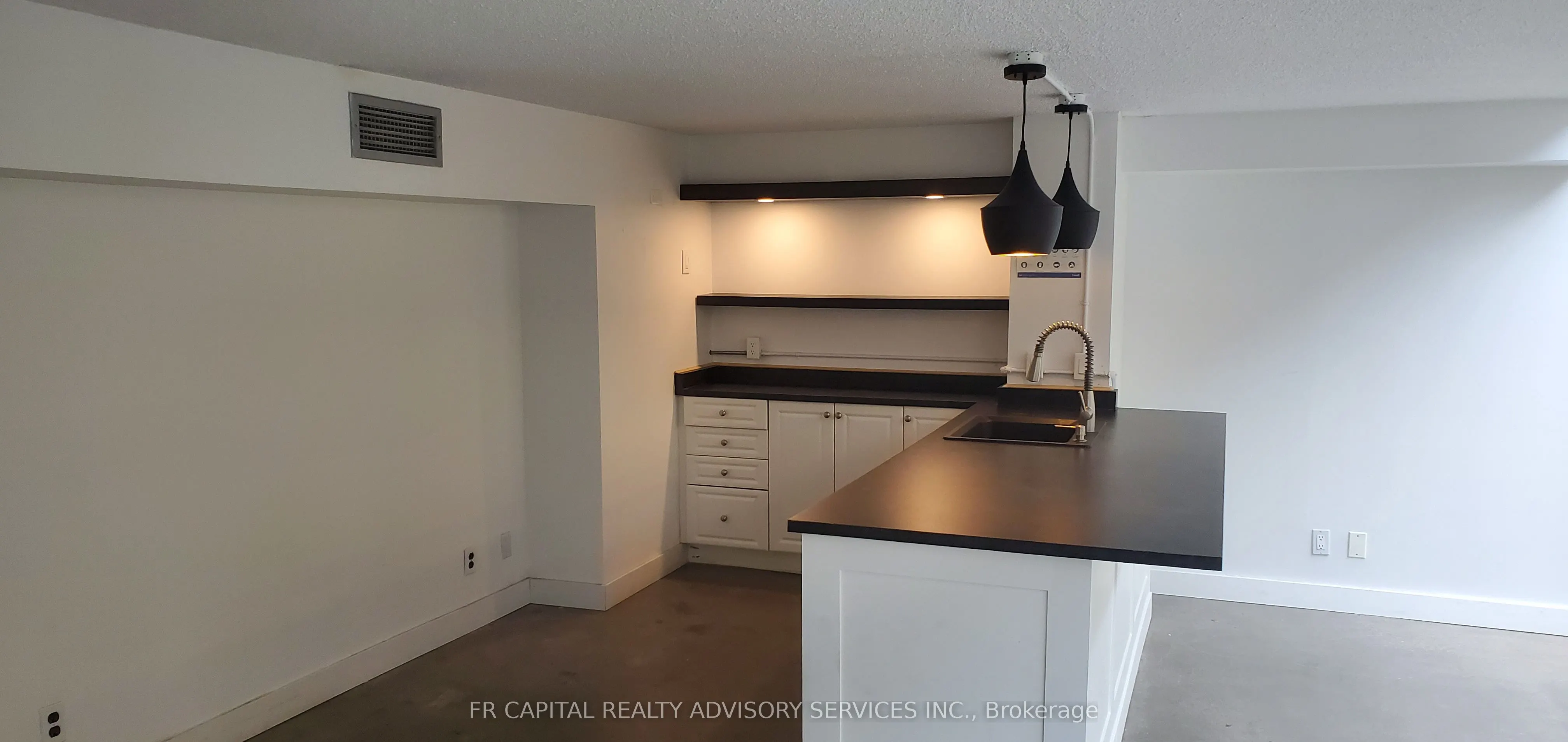70 Yorkville Avenue, #30