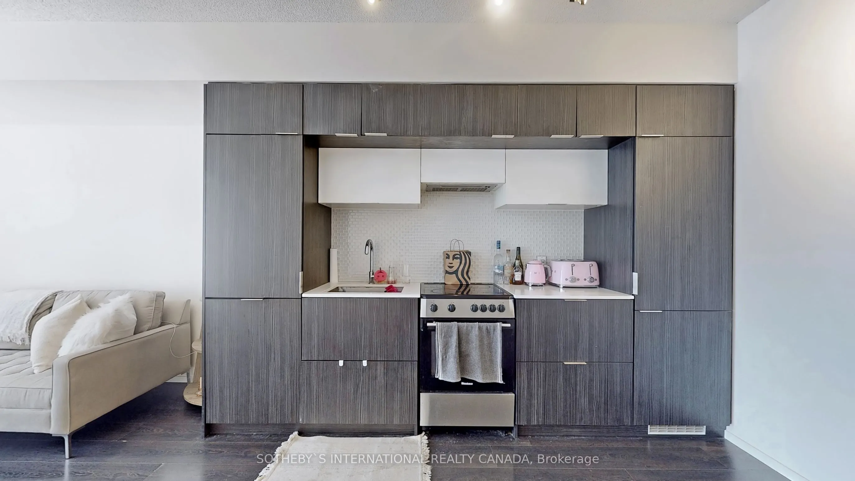 159 Dundas Street E #705