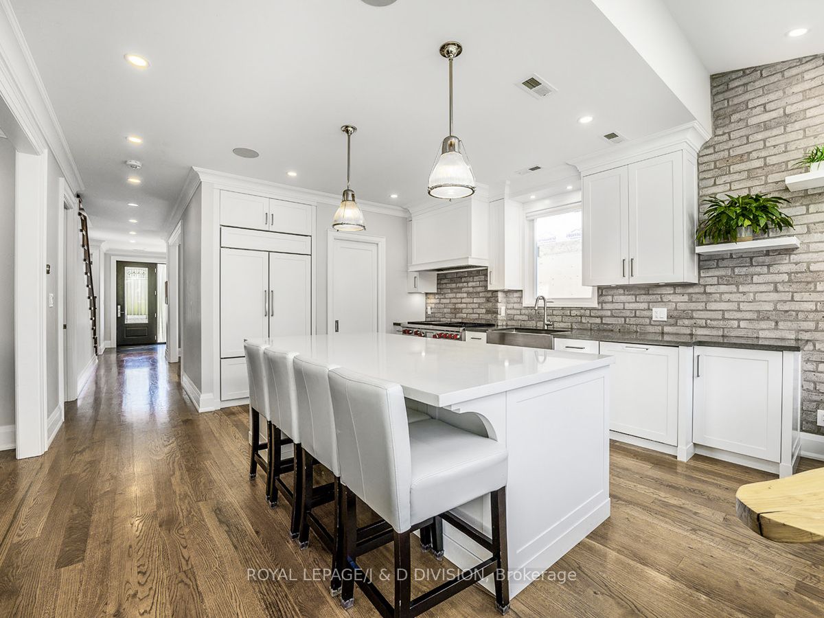 30 Broadleaf Road