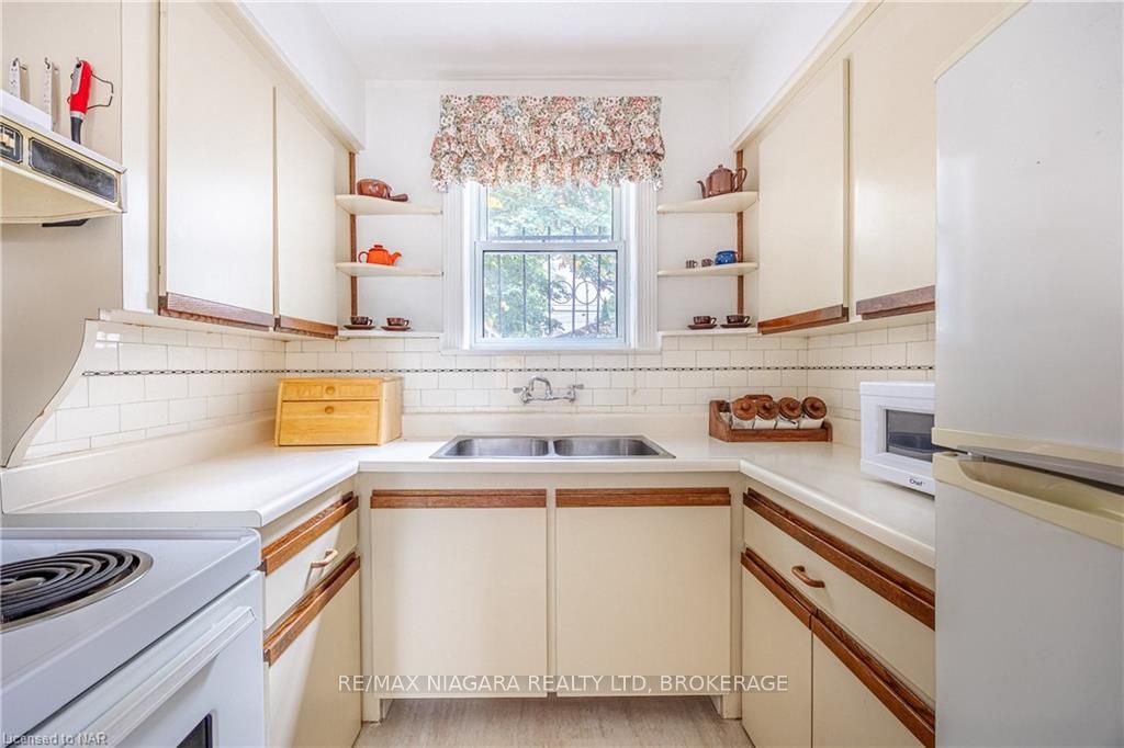 333 GLENGARRY Avenue