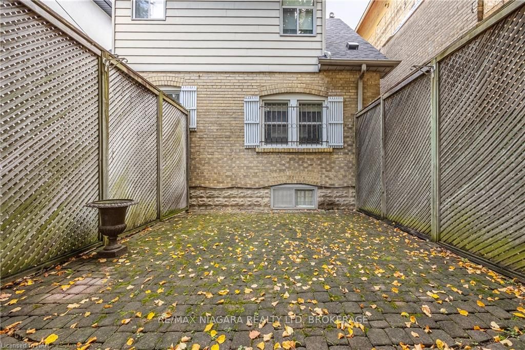 333 GLENGARRY Avenue