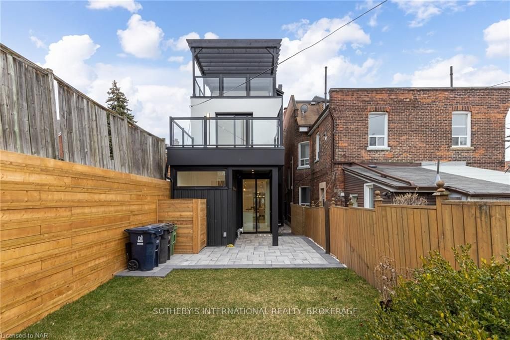 140 HARRISON Street