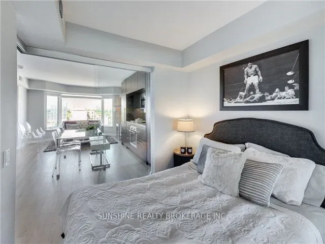 155 Yorkville Avenue, #1518