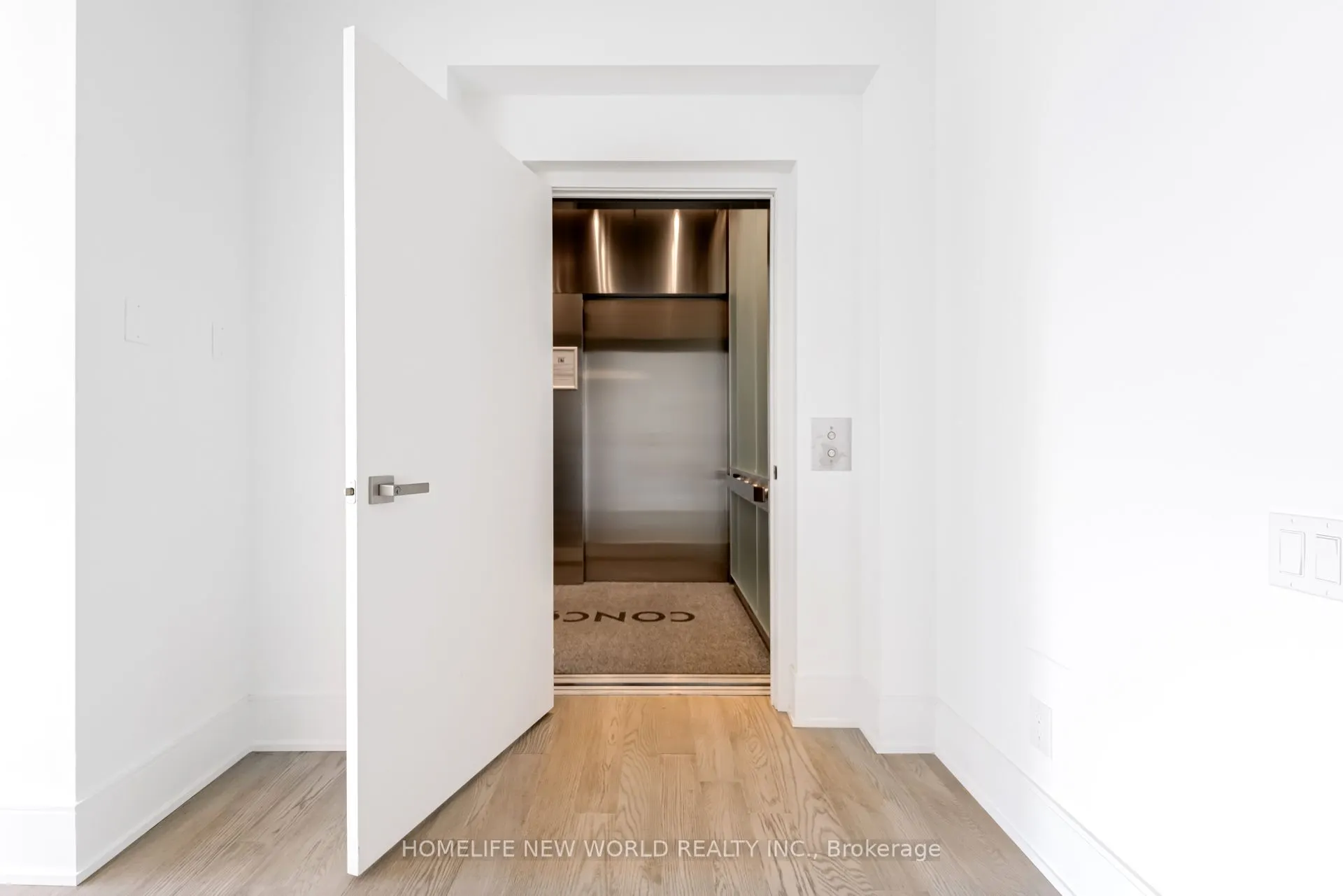 1 Gloucester Street #915