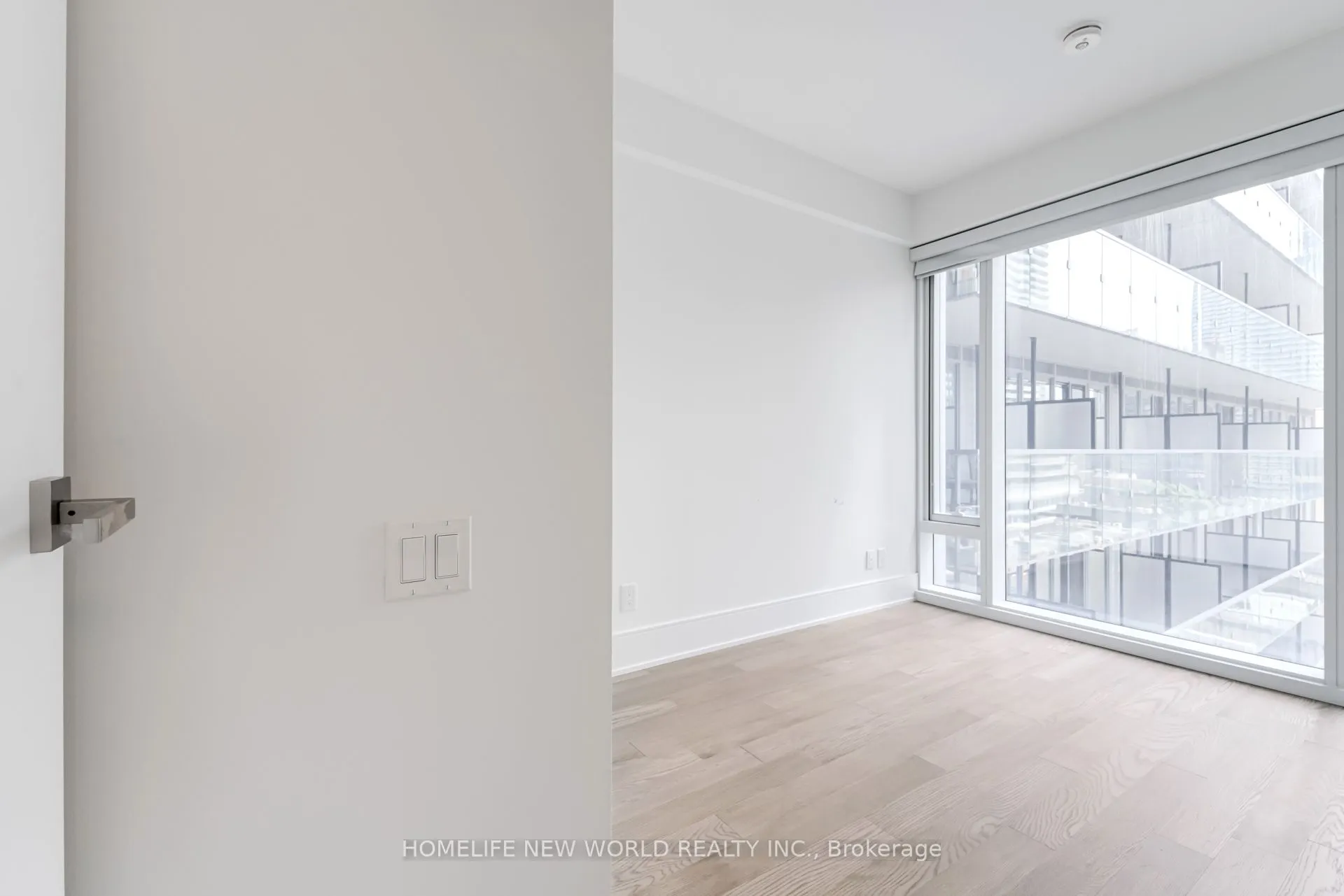 1 Gloucester Street #915