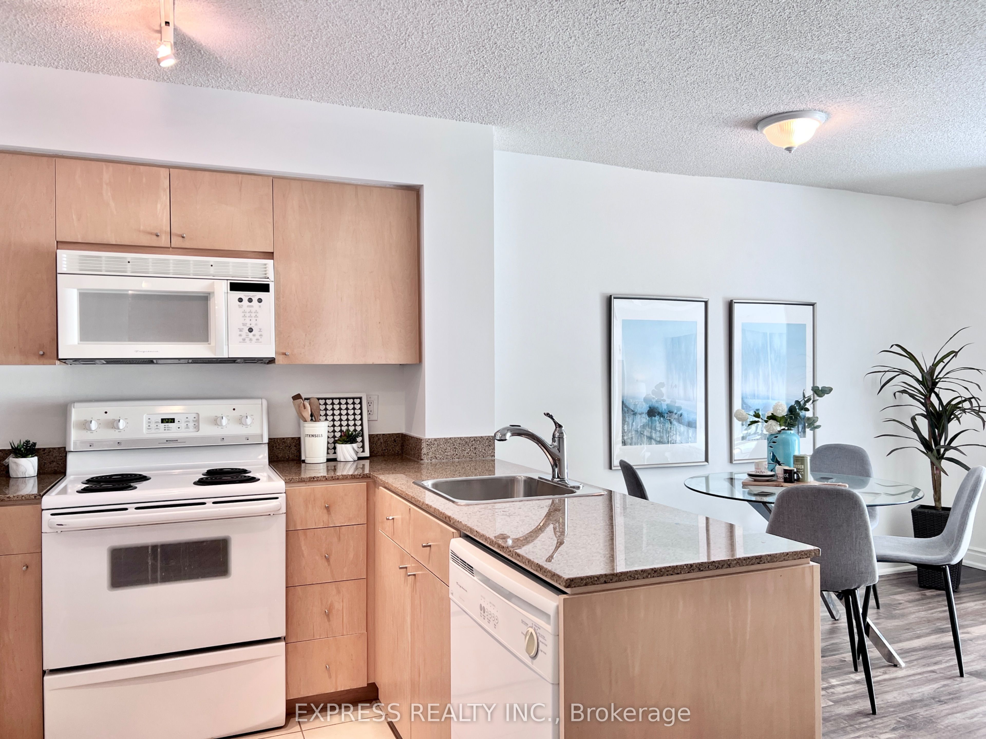 361 Front Street W #512