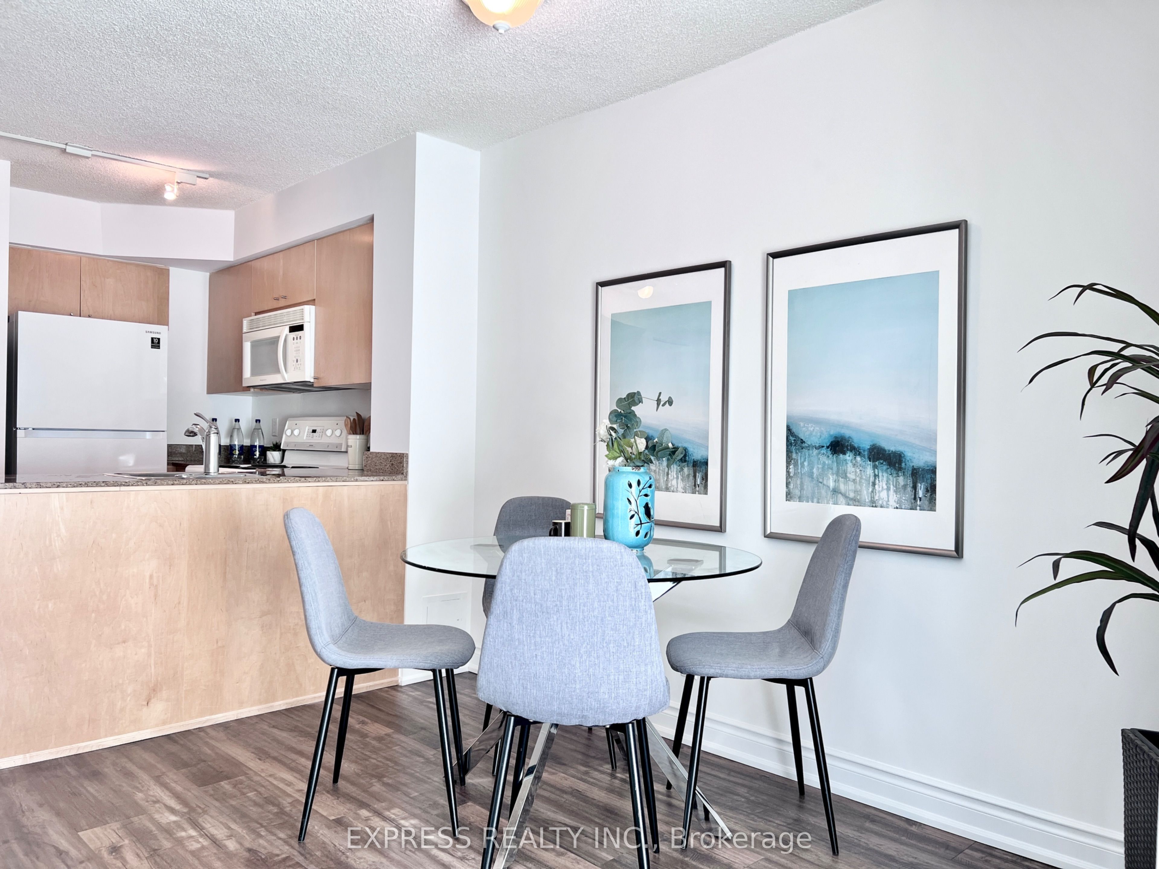 361 Front Street W #512