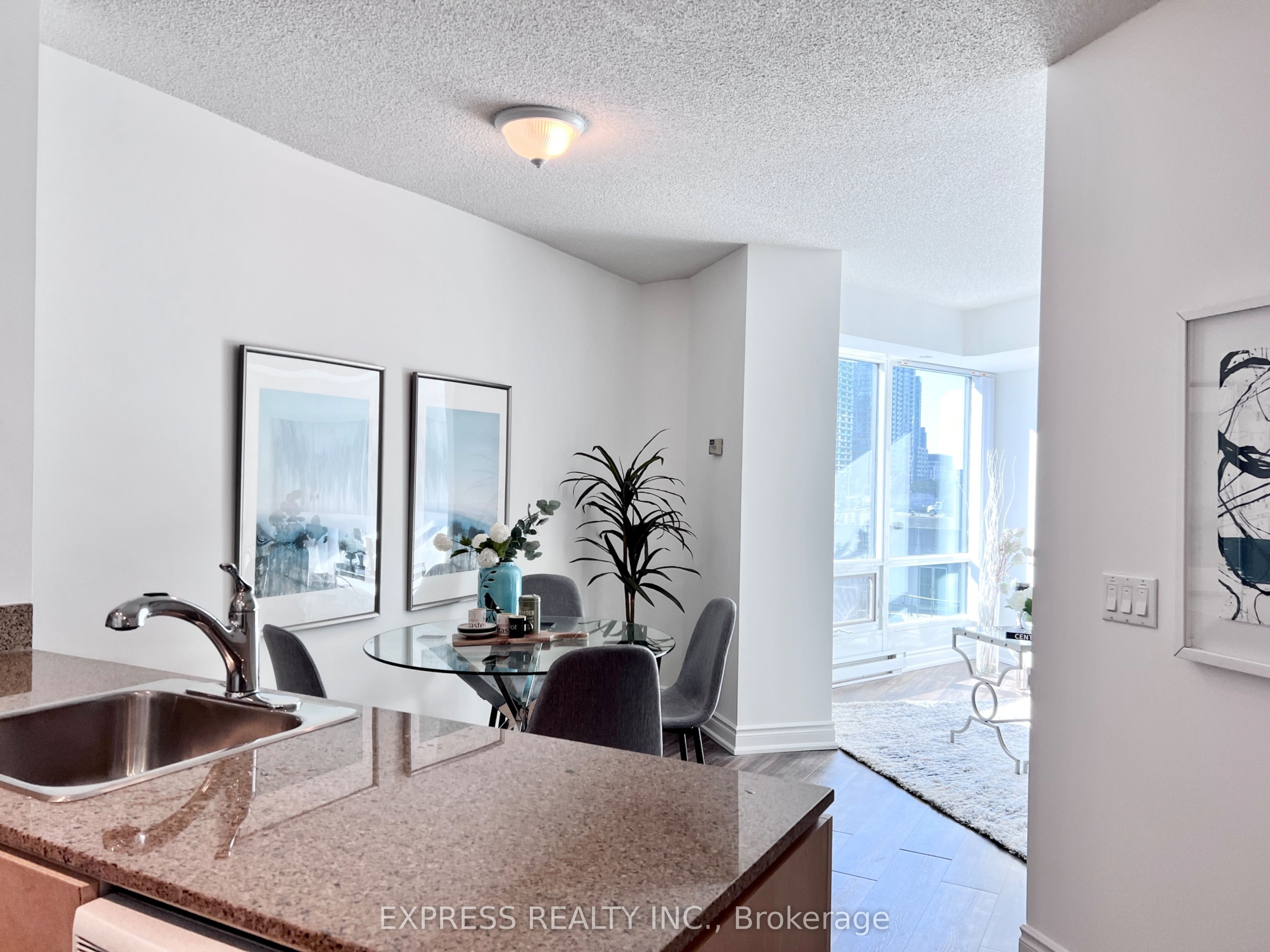 361 Front Street W #512