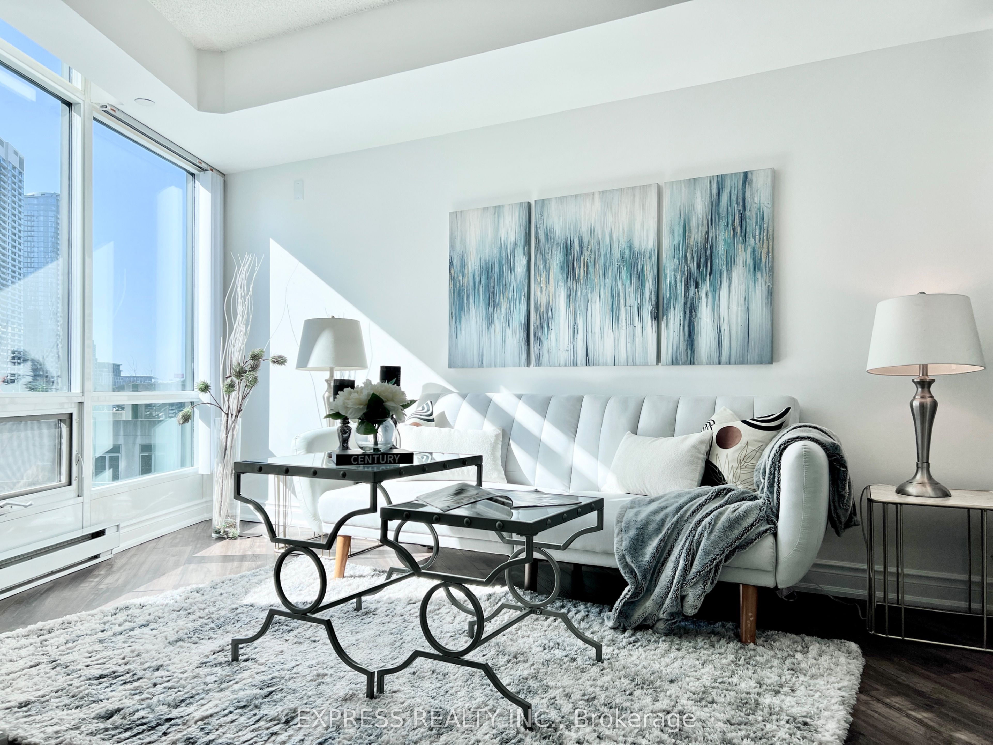 361 Front Street W #512