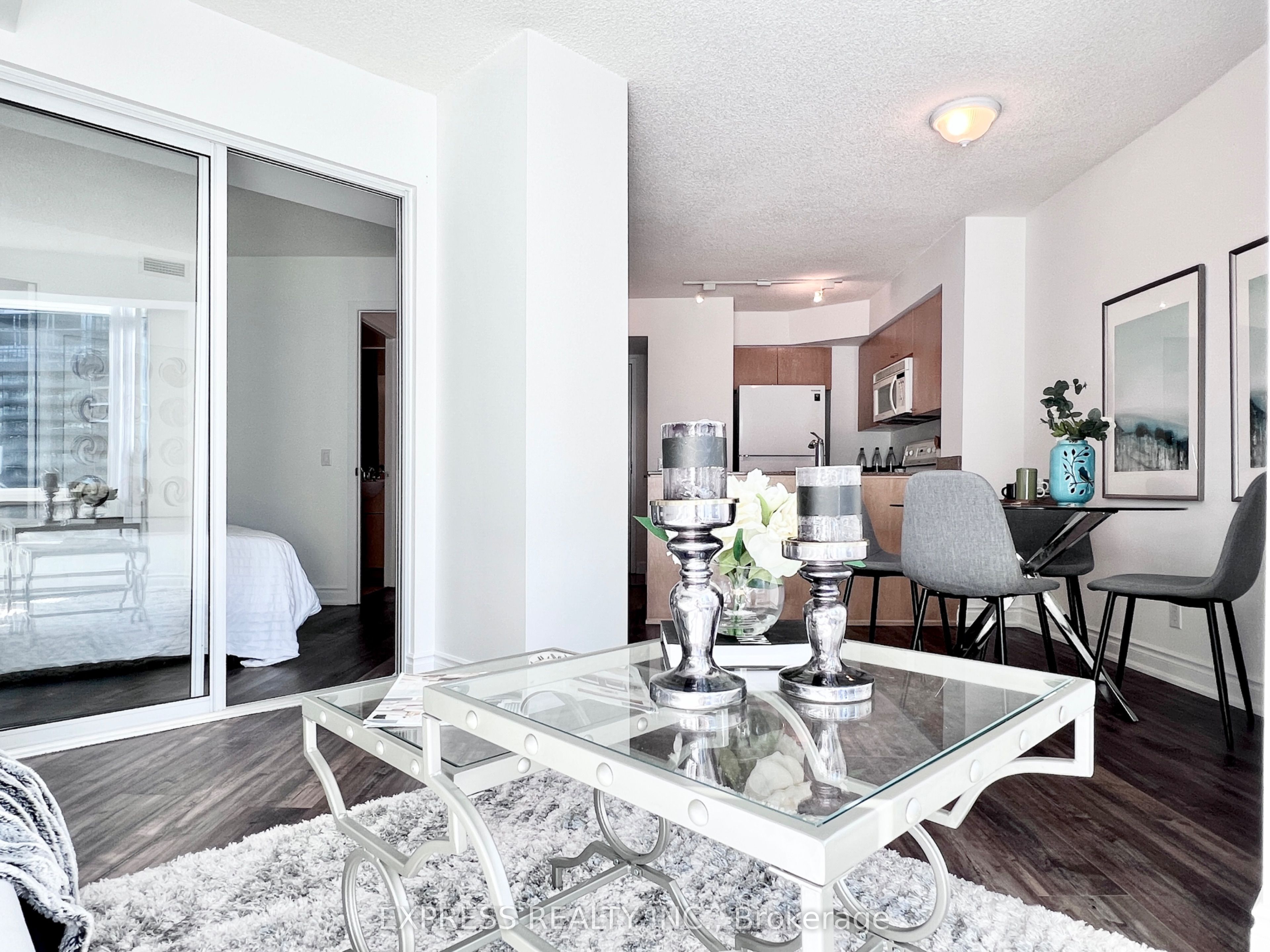 361 Front Street W #512