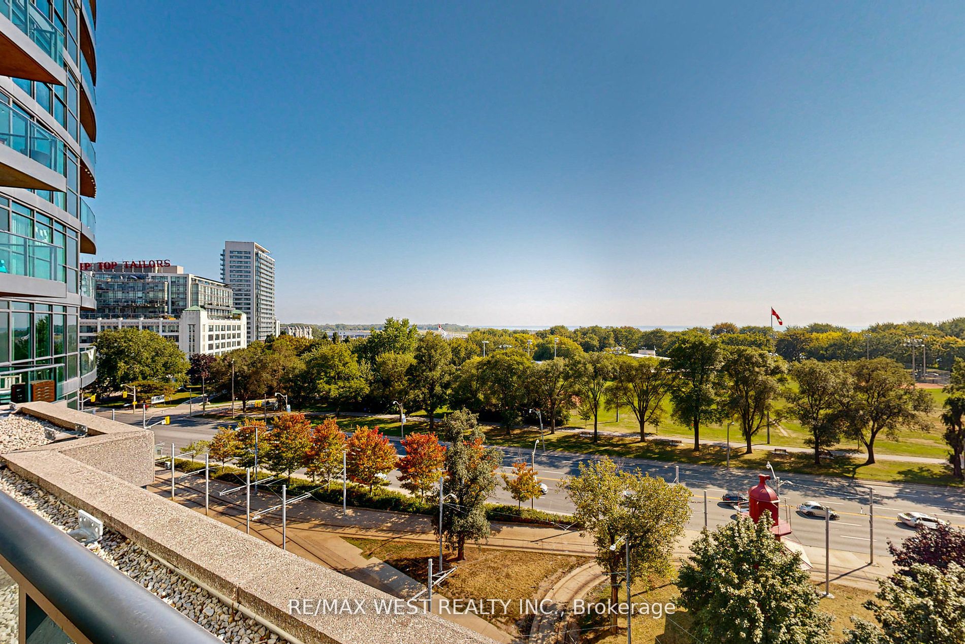 209 Fort York Boulevard #355