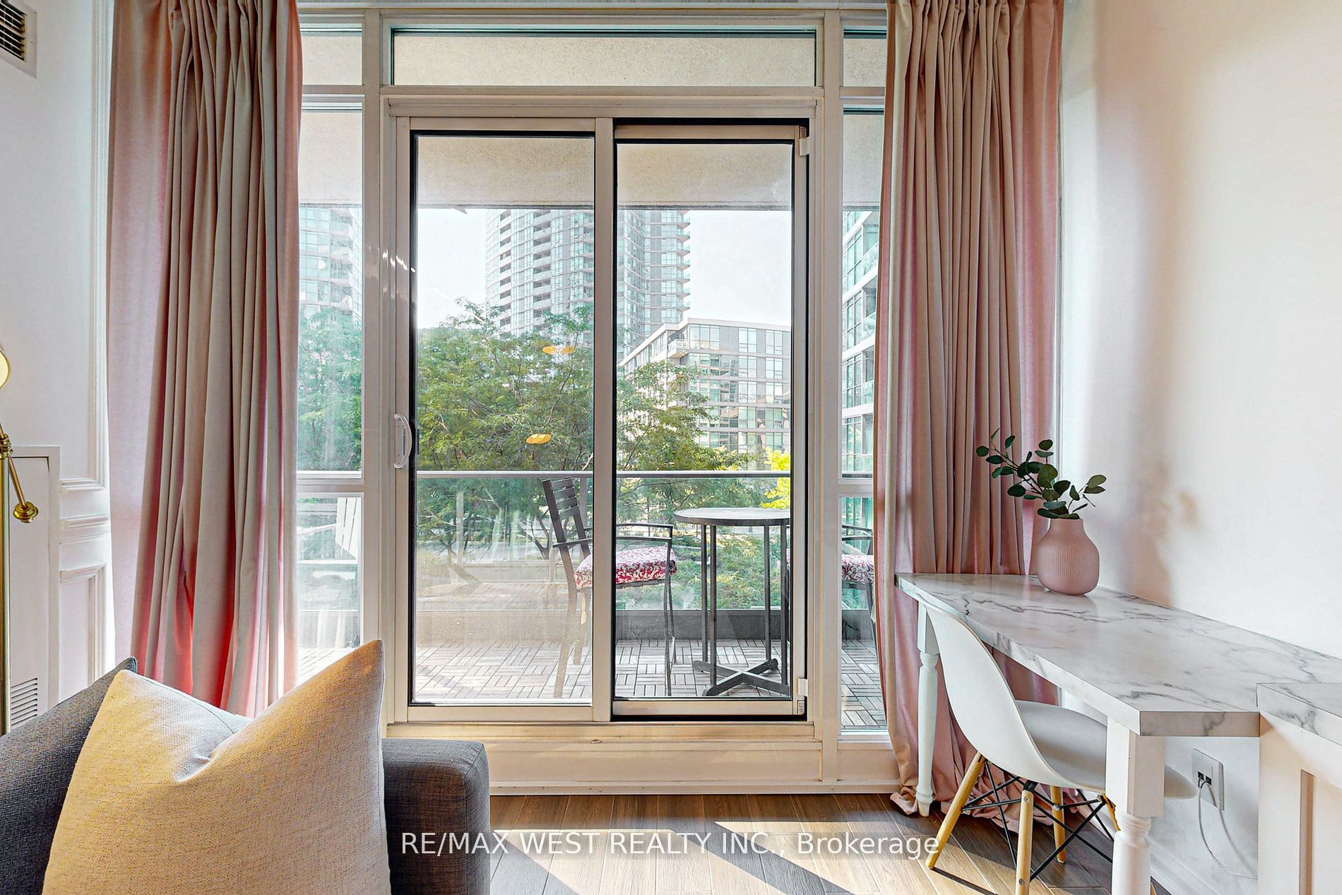 209 Fort York Boulevard #355
