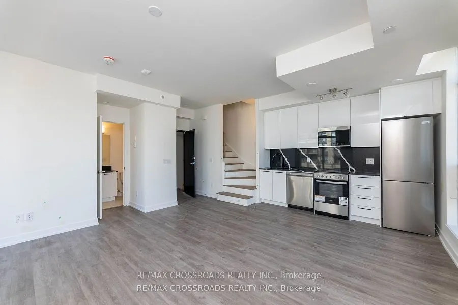 871 Sheppard Avenue W, #TH11