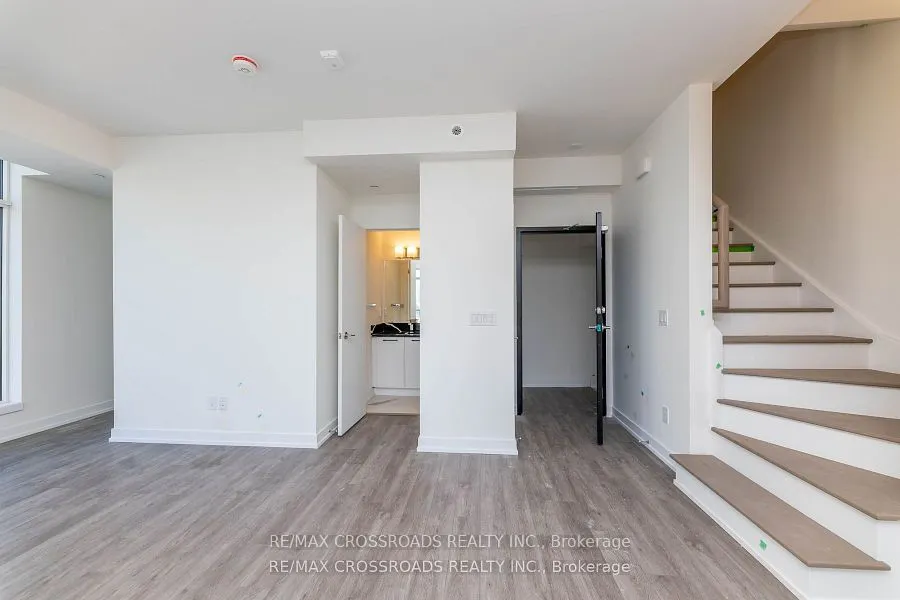 871 Sheppard Avenue W, #TH11