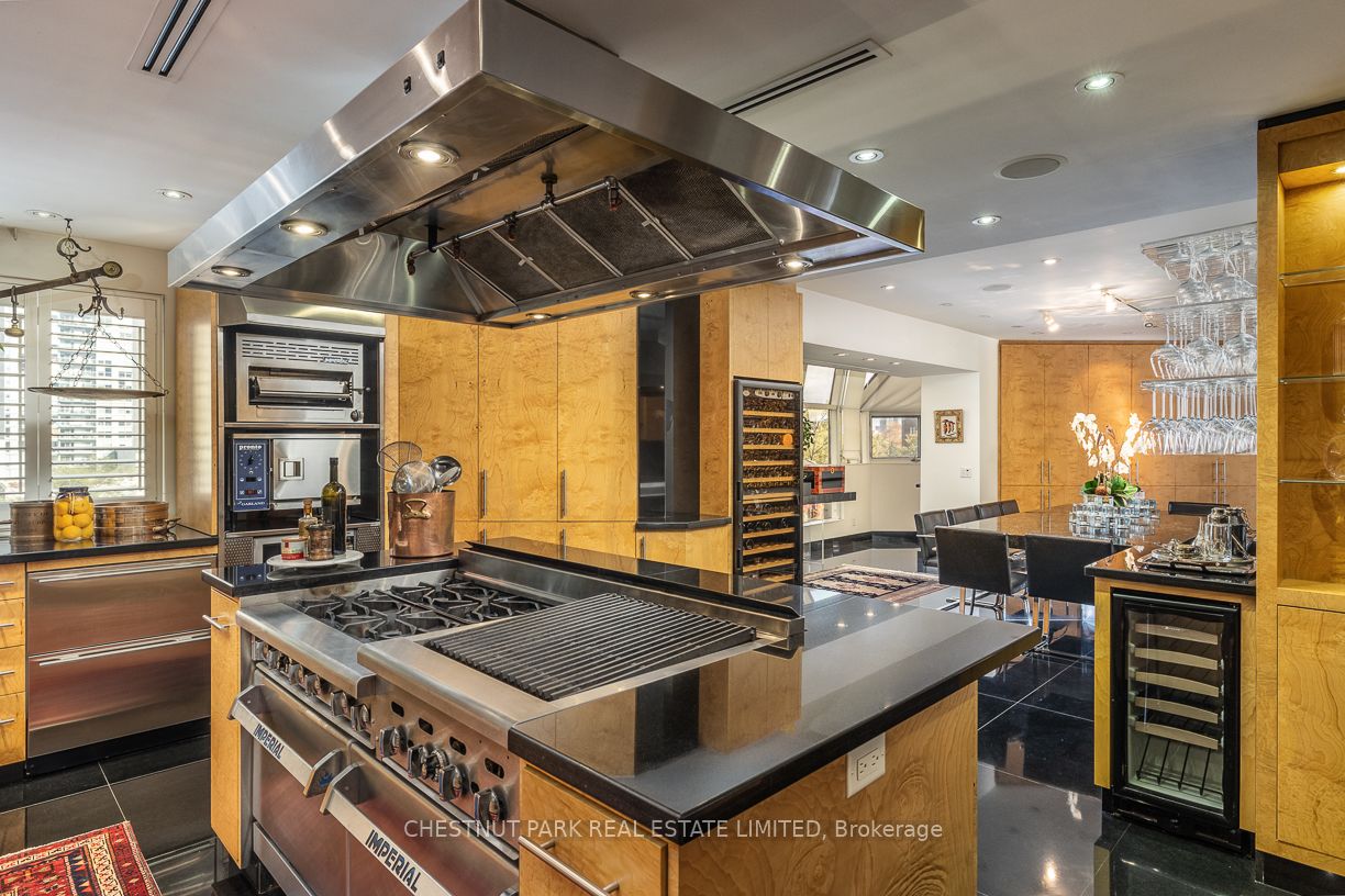 2 Lynwood Avenue, #PH1