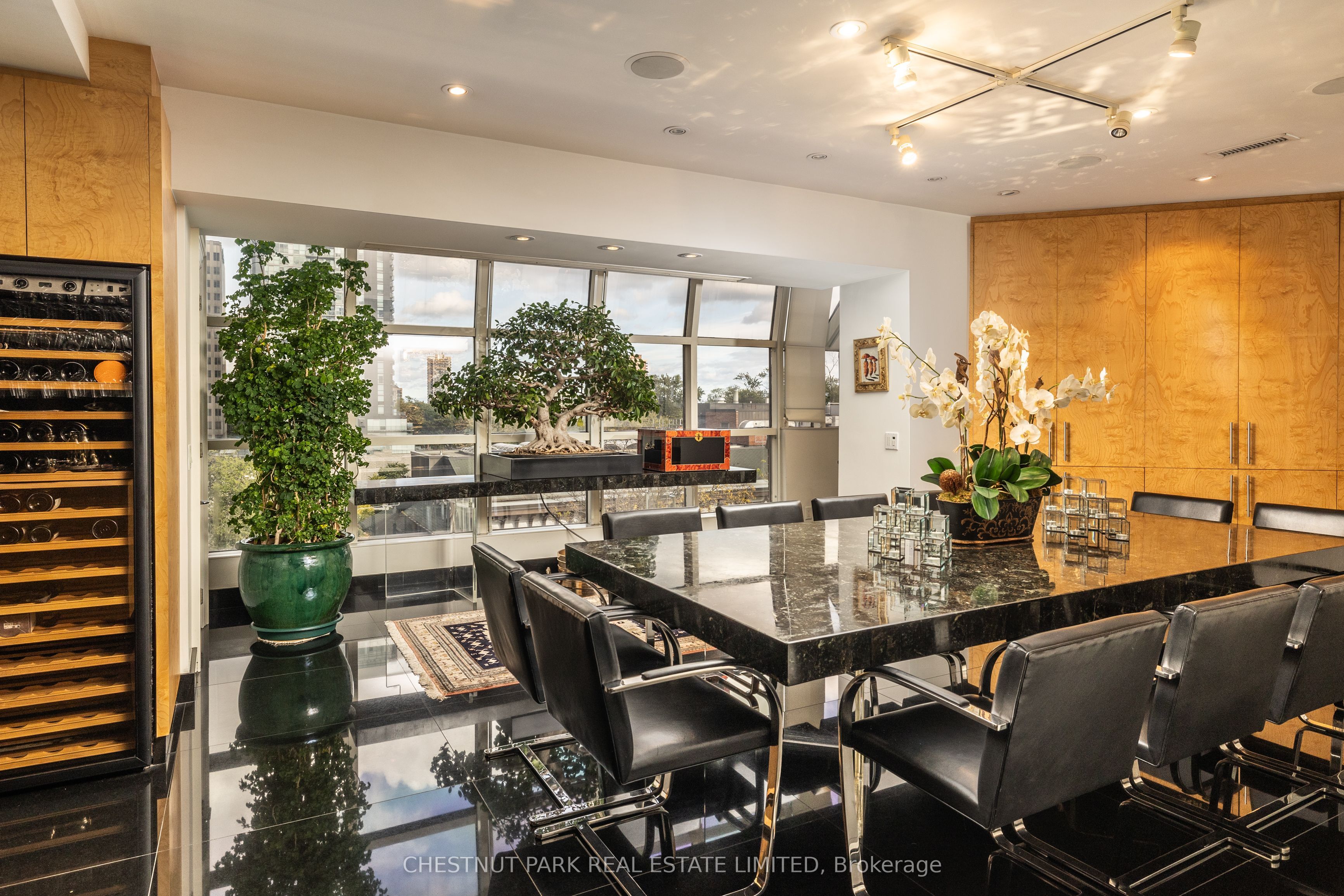 2 Lynwood Avenue, #PH1