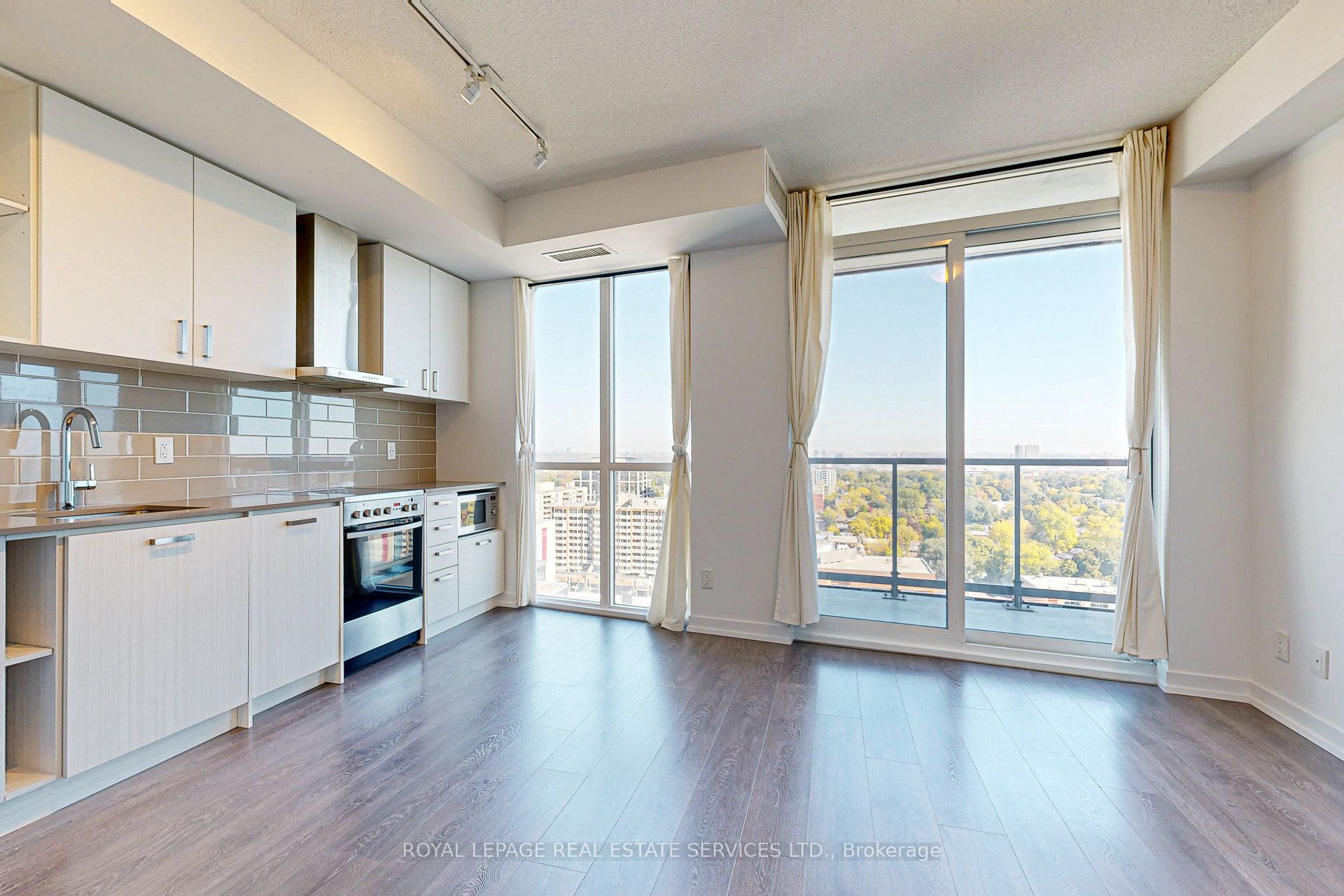 125 Redpath Avenue #1911