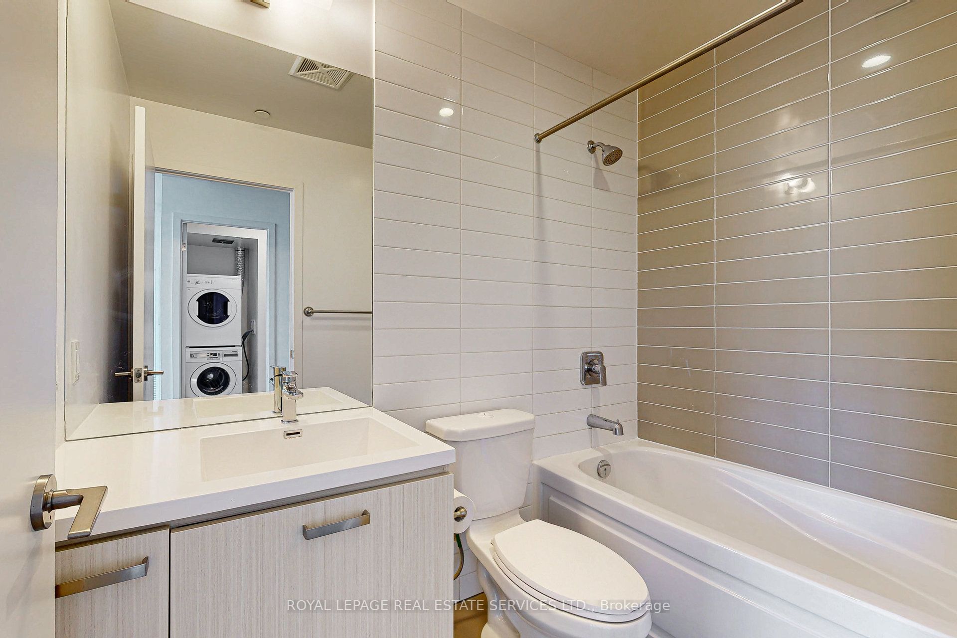 125 Redpath Avenue #1911