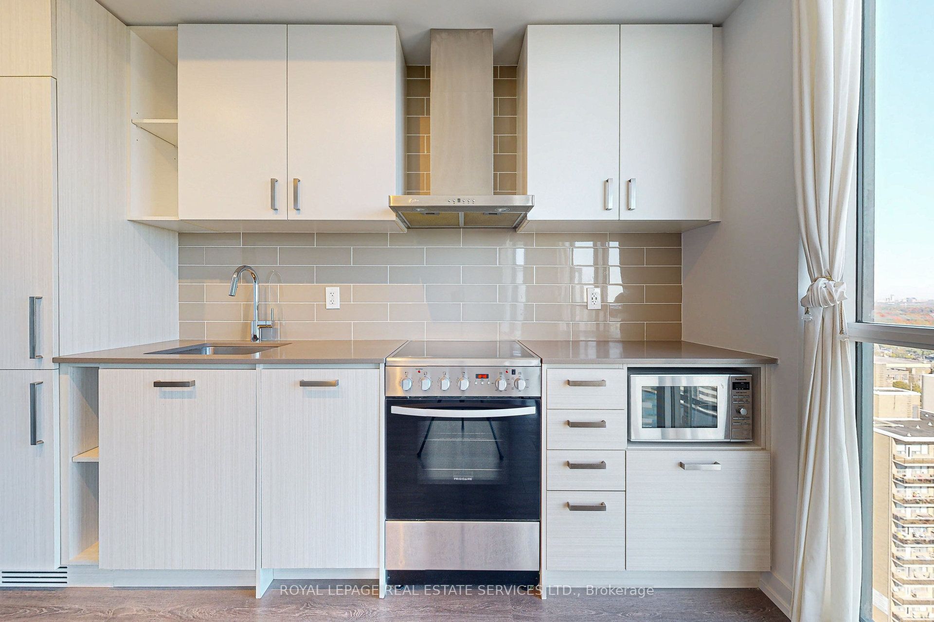 125 Redpath Avenue #1911