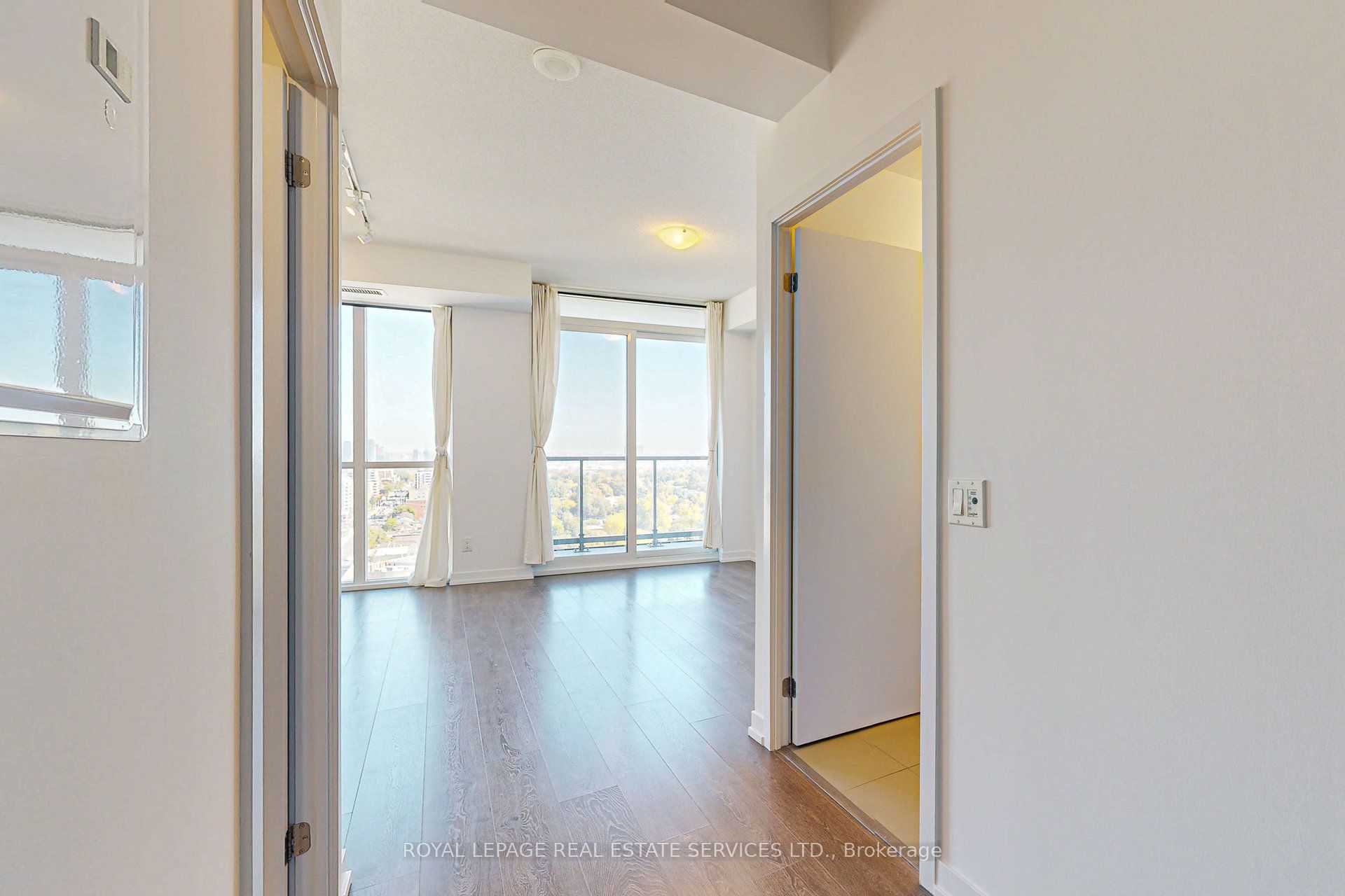 125 Redpath Avenue #1911
