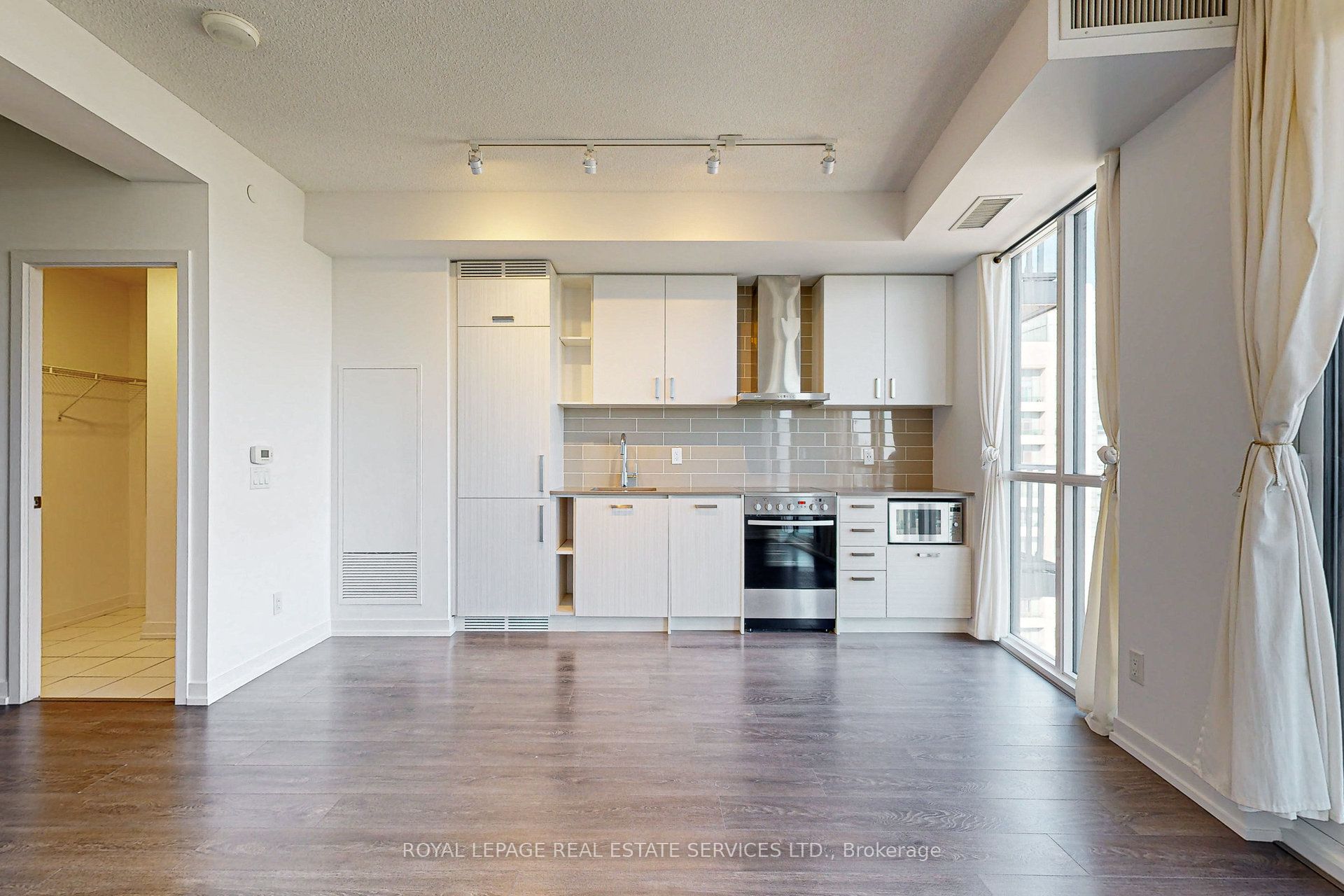 125 Redpath Avenue #1911