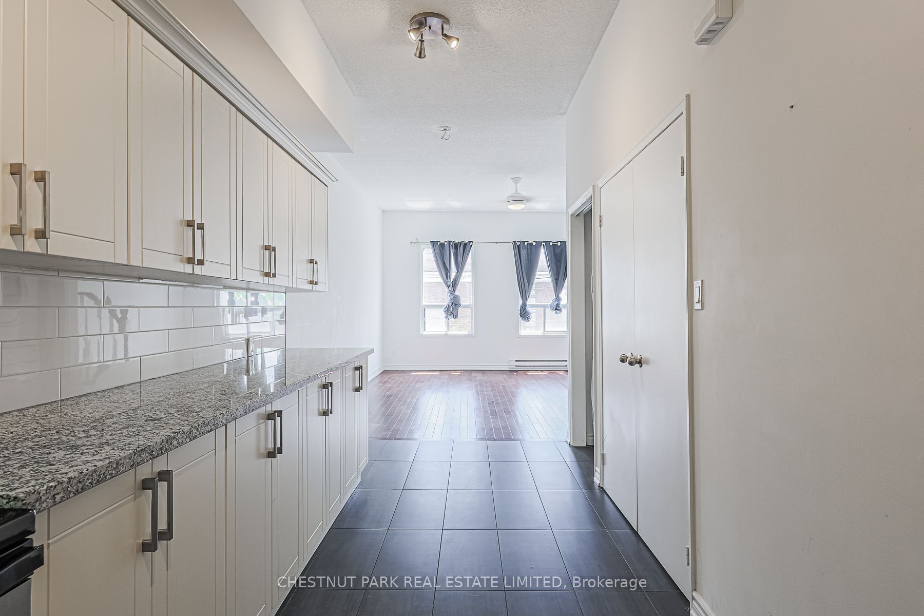 650A Queen Street W ##1