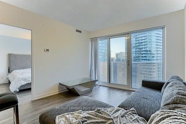 100 Harbour Street #4403