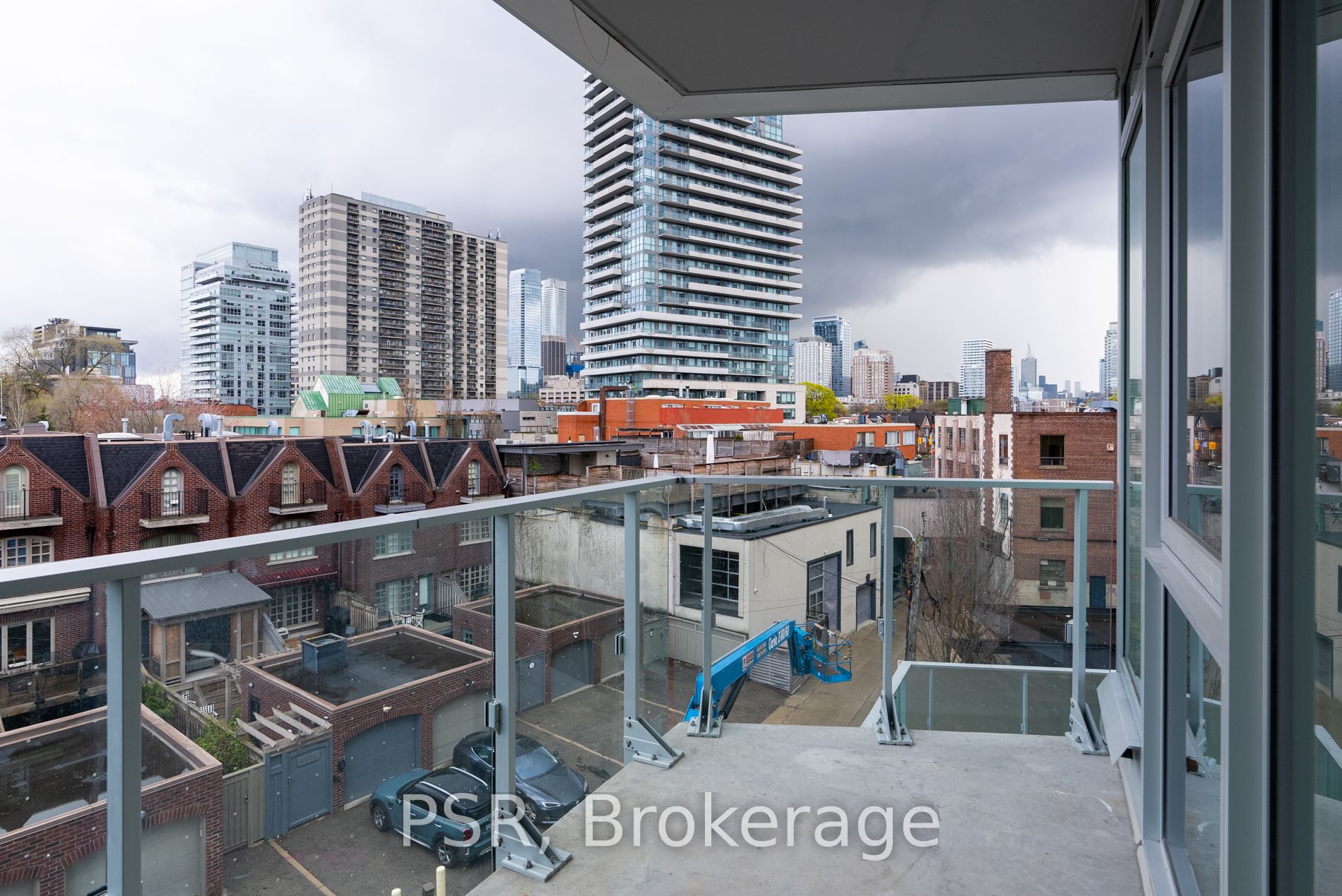 346 Davenport Road, #304