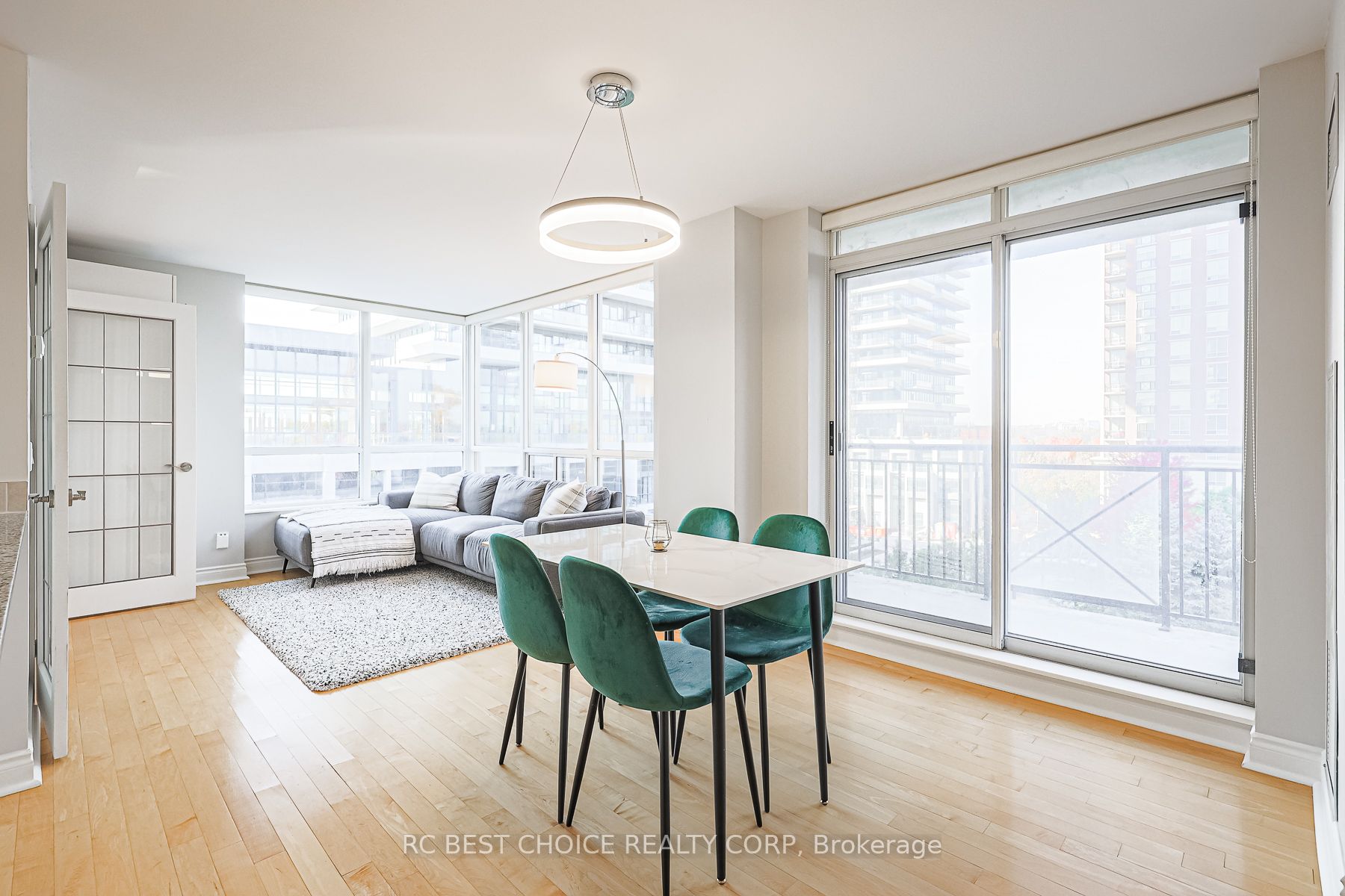 1103 Leslie Street, #504