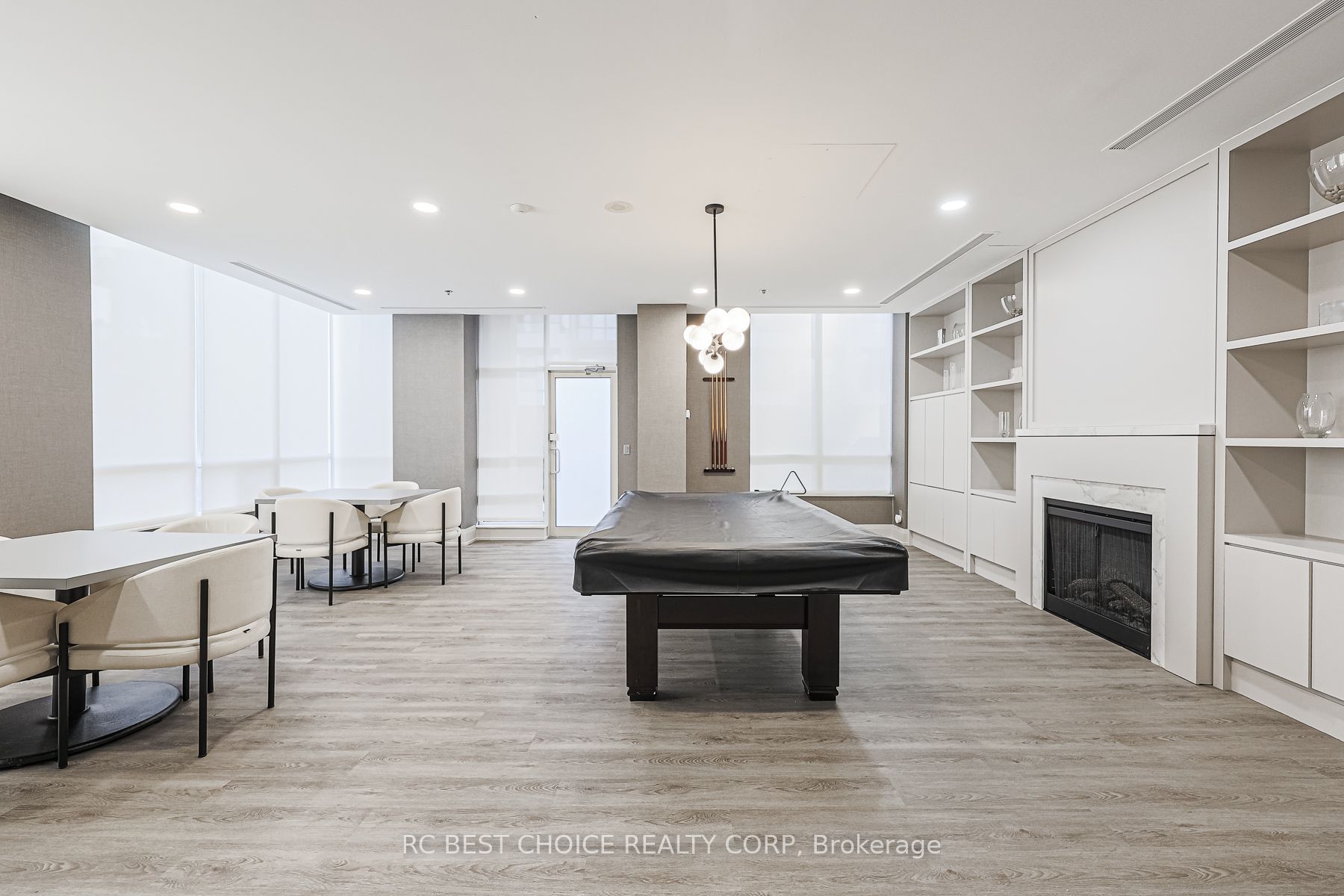 1103 Leslie Street, #504
