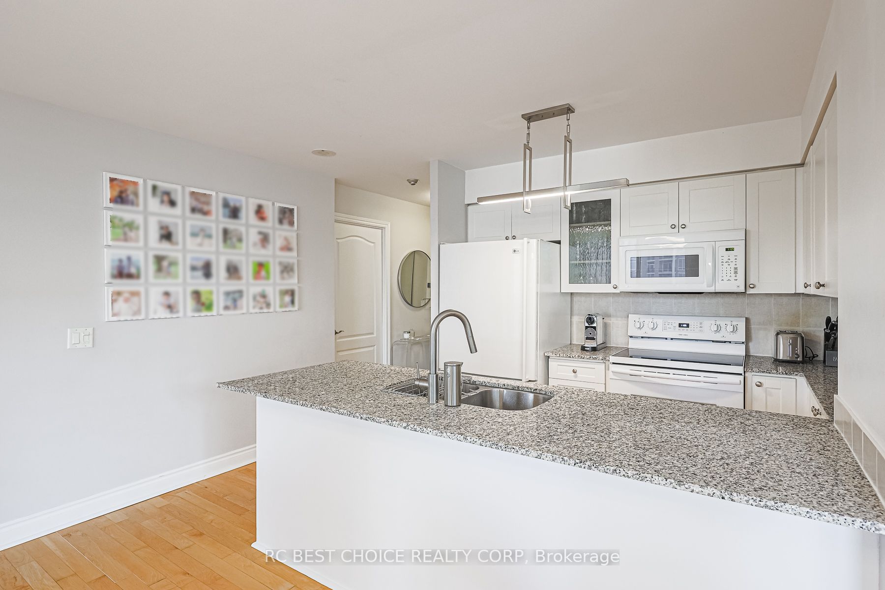 1103 Leslie Street, #504