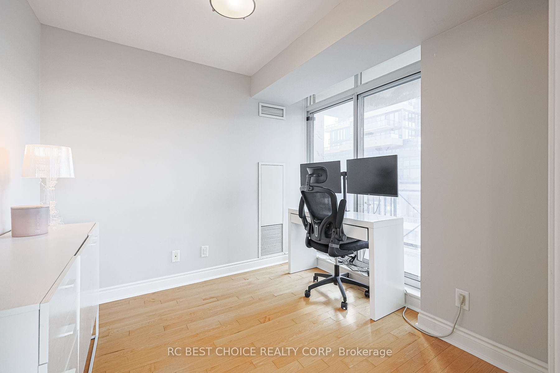 1103 Leslie Street, #504