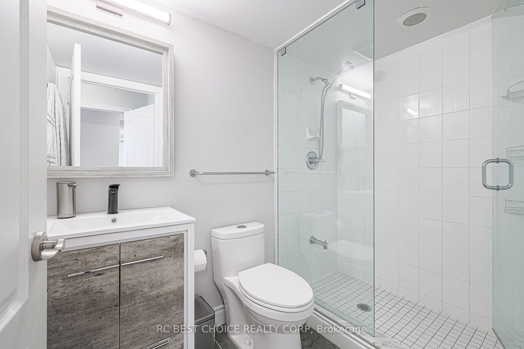 1103 Leslie Street, #504