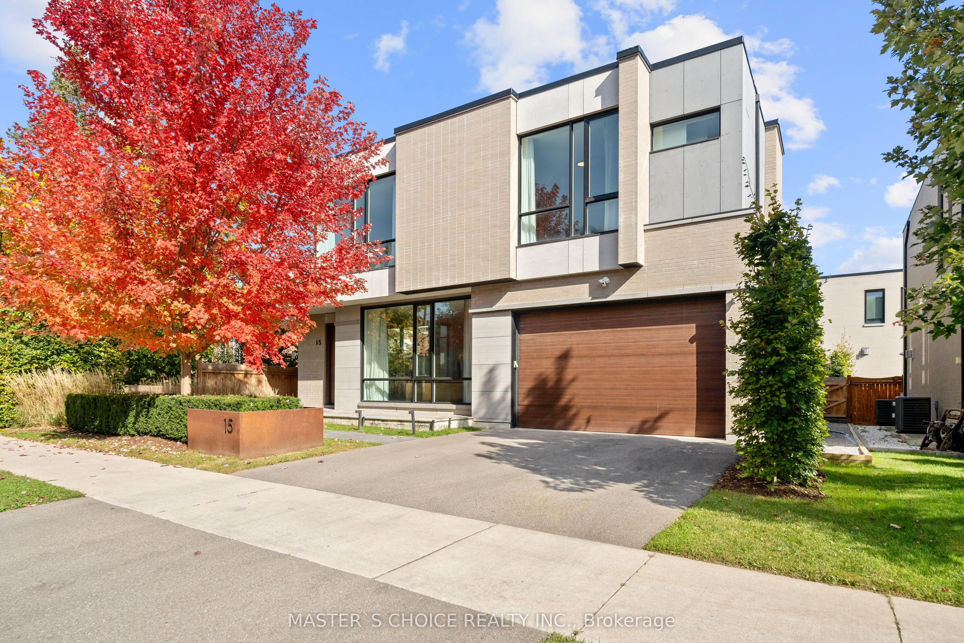 15 Fairmeadow Avenue