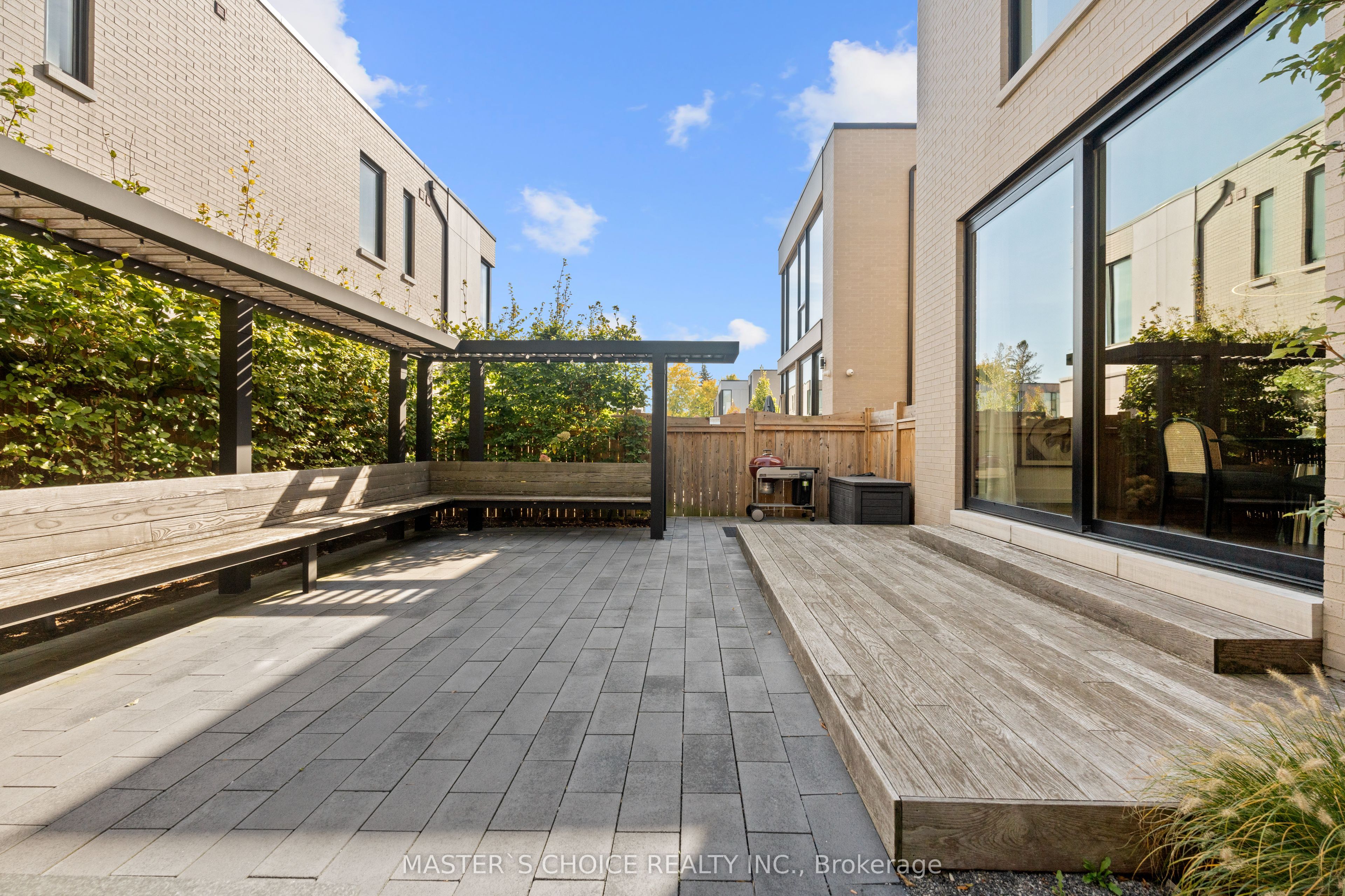 15 Fairmeadow Avenue