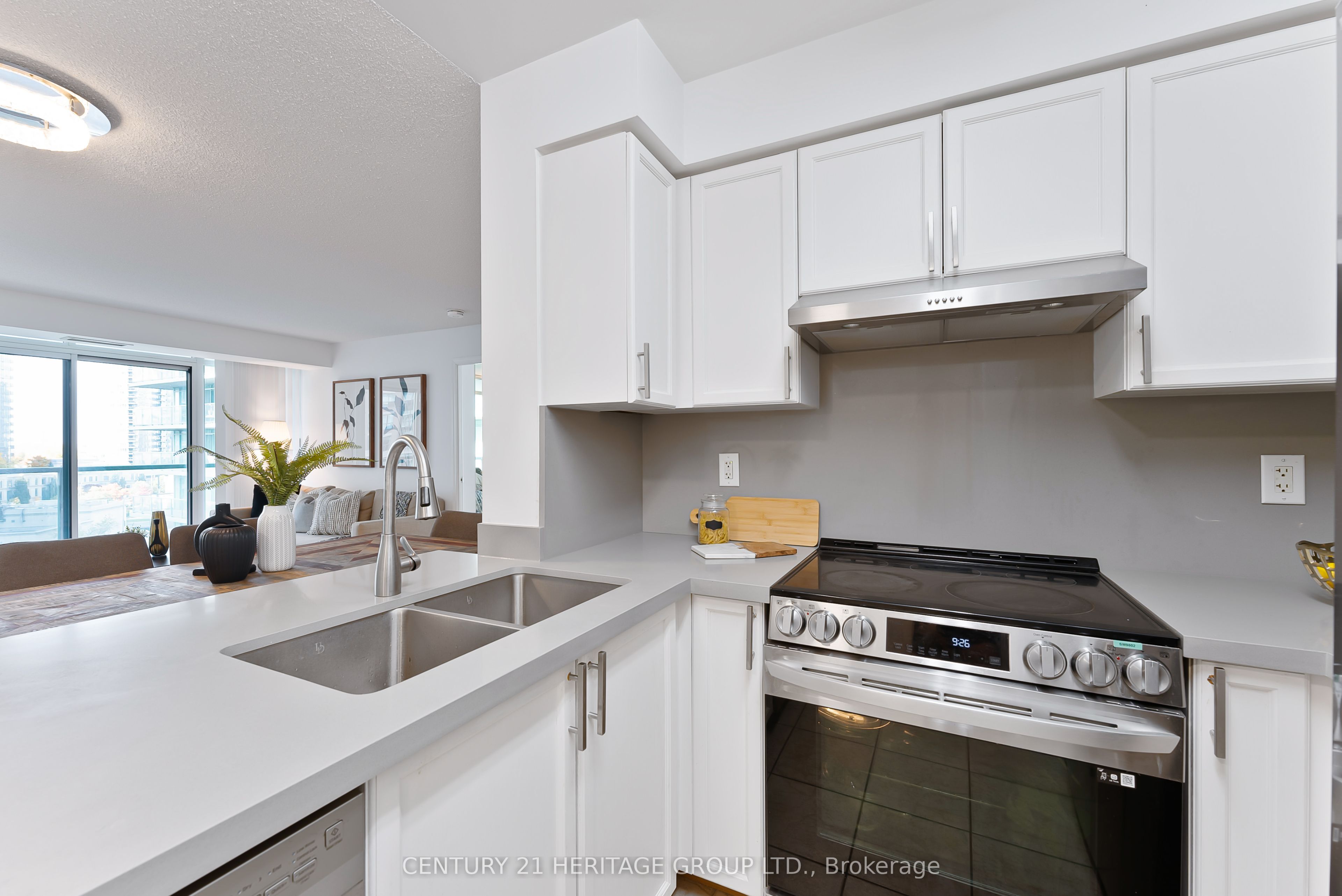 5500 Yonge Street, #710
