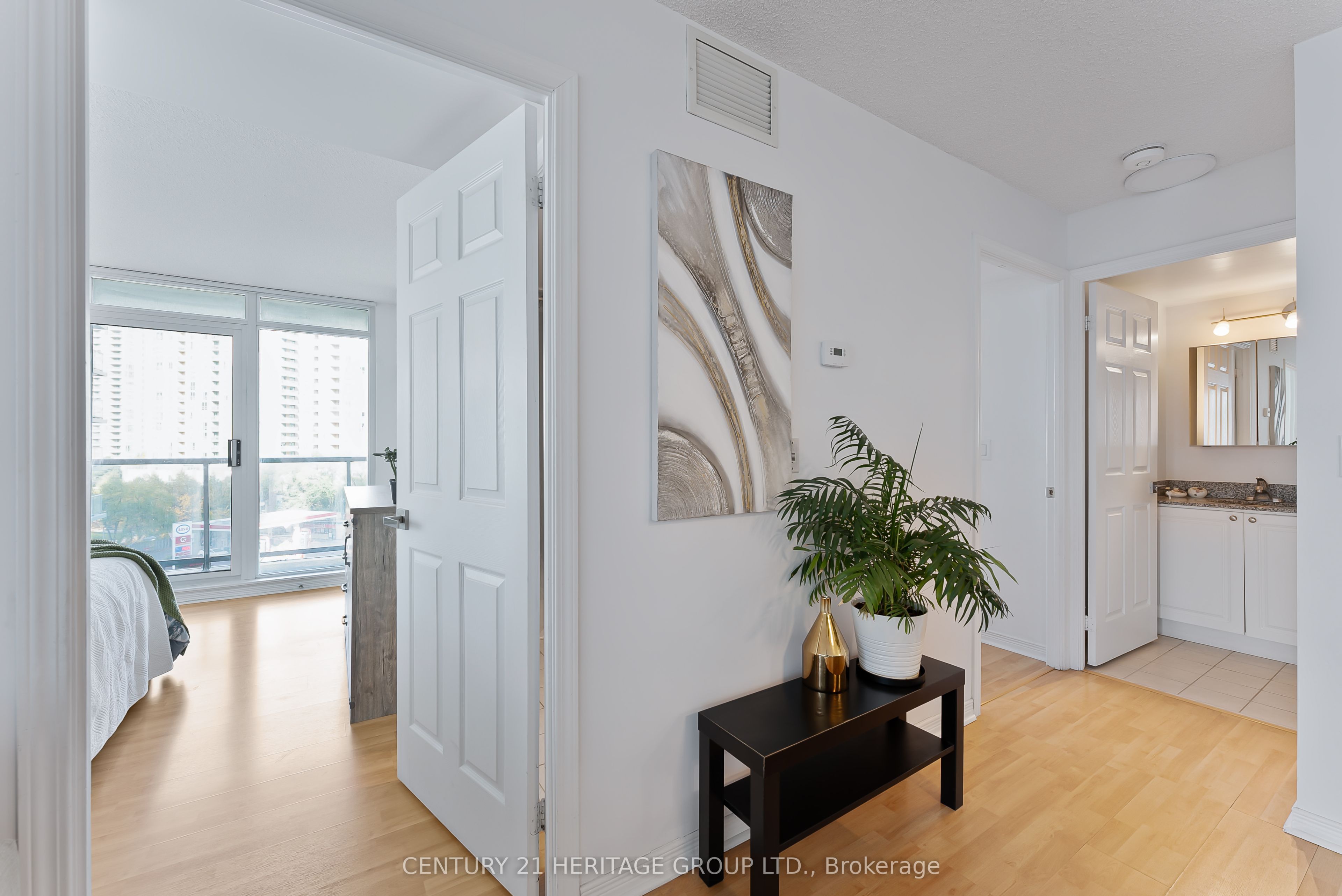 5500 Yonge Street, #710
