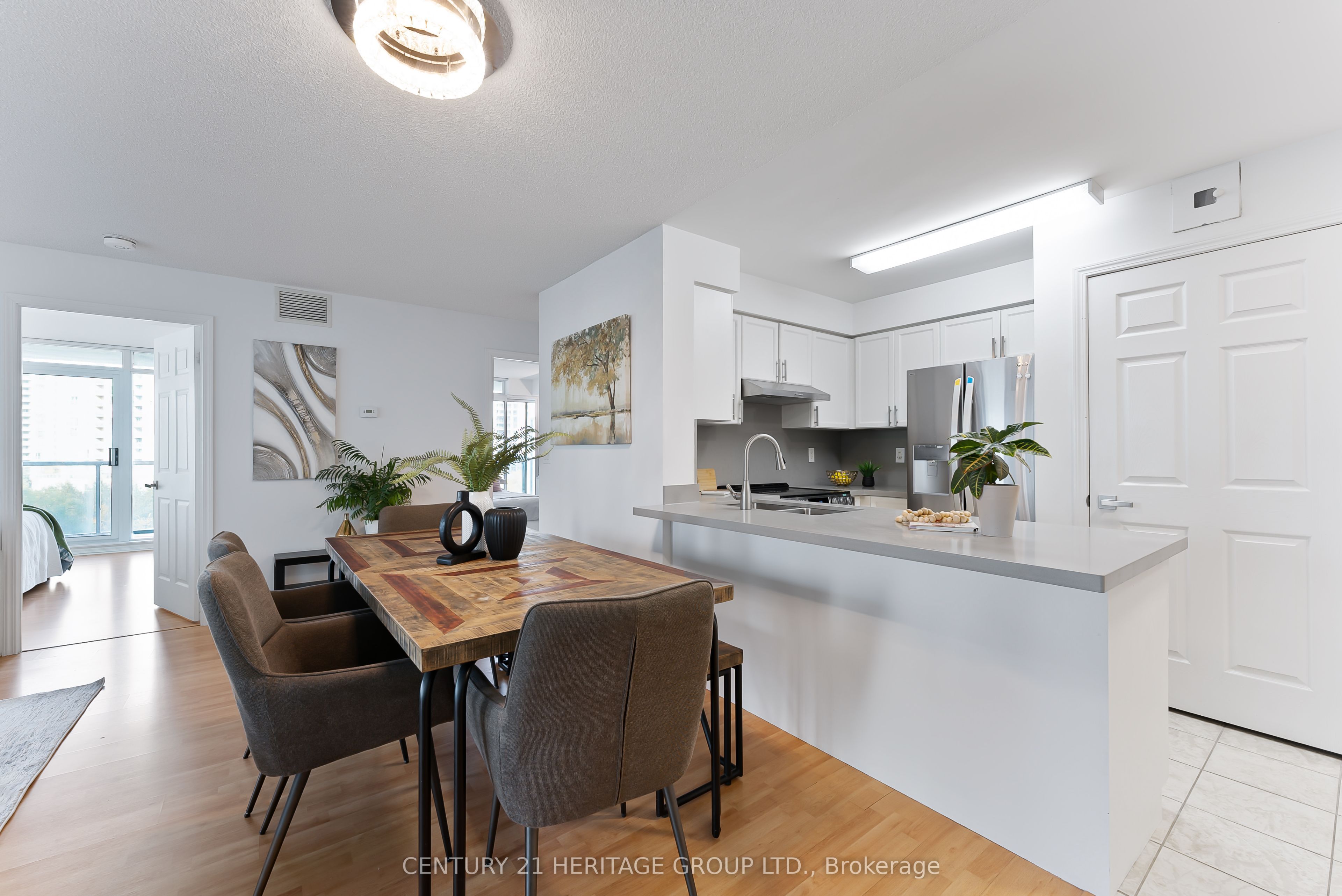 5500 Yonge Street, #710