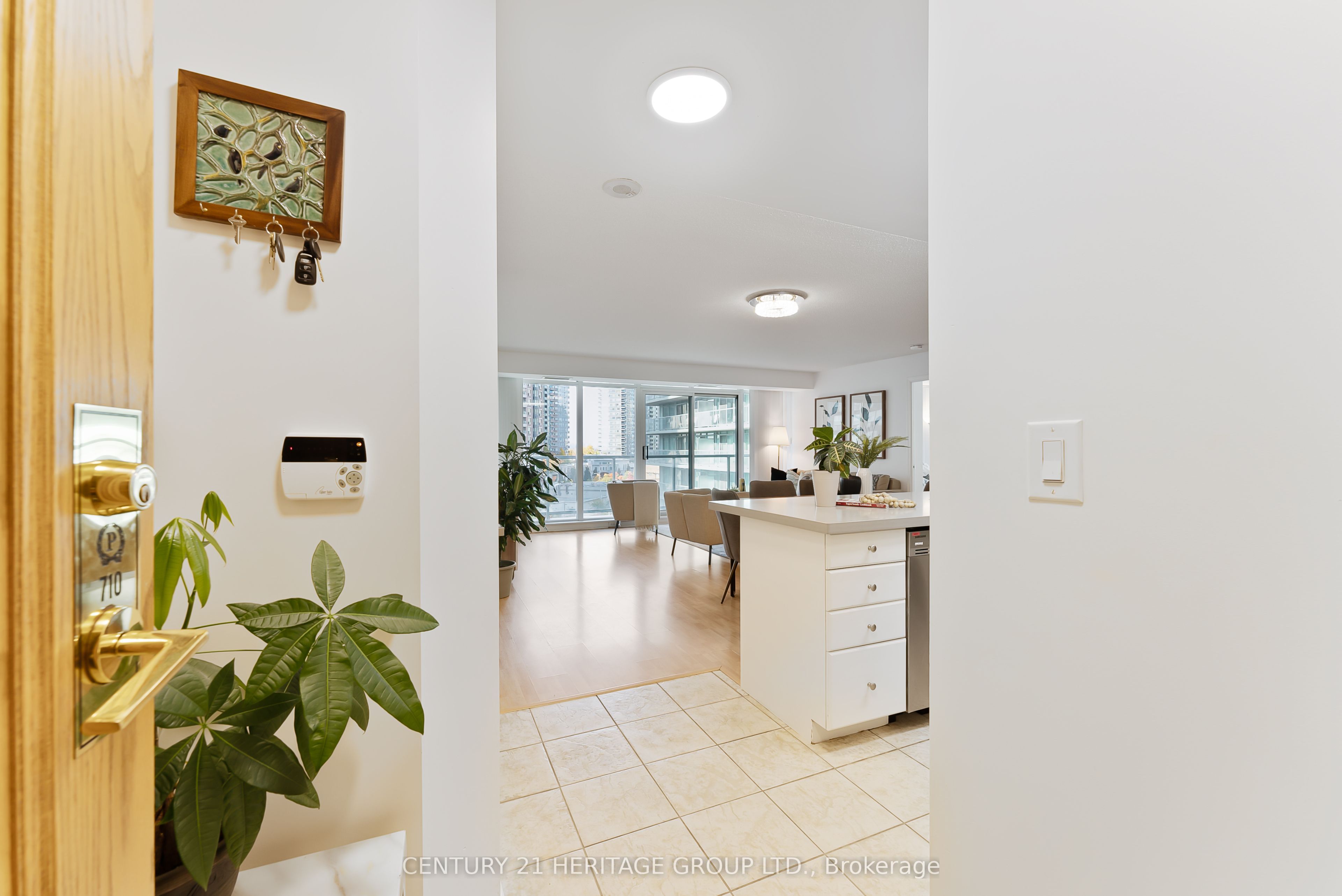 5500 Yonge Street, #710