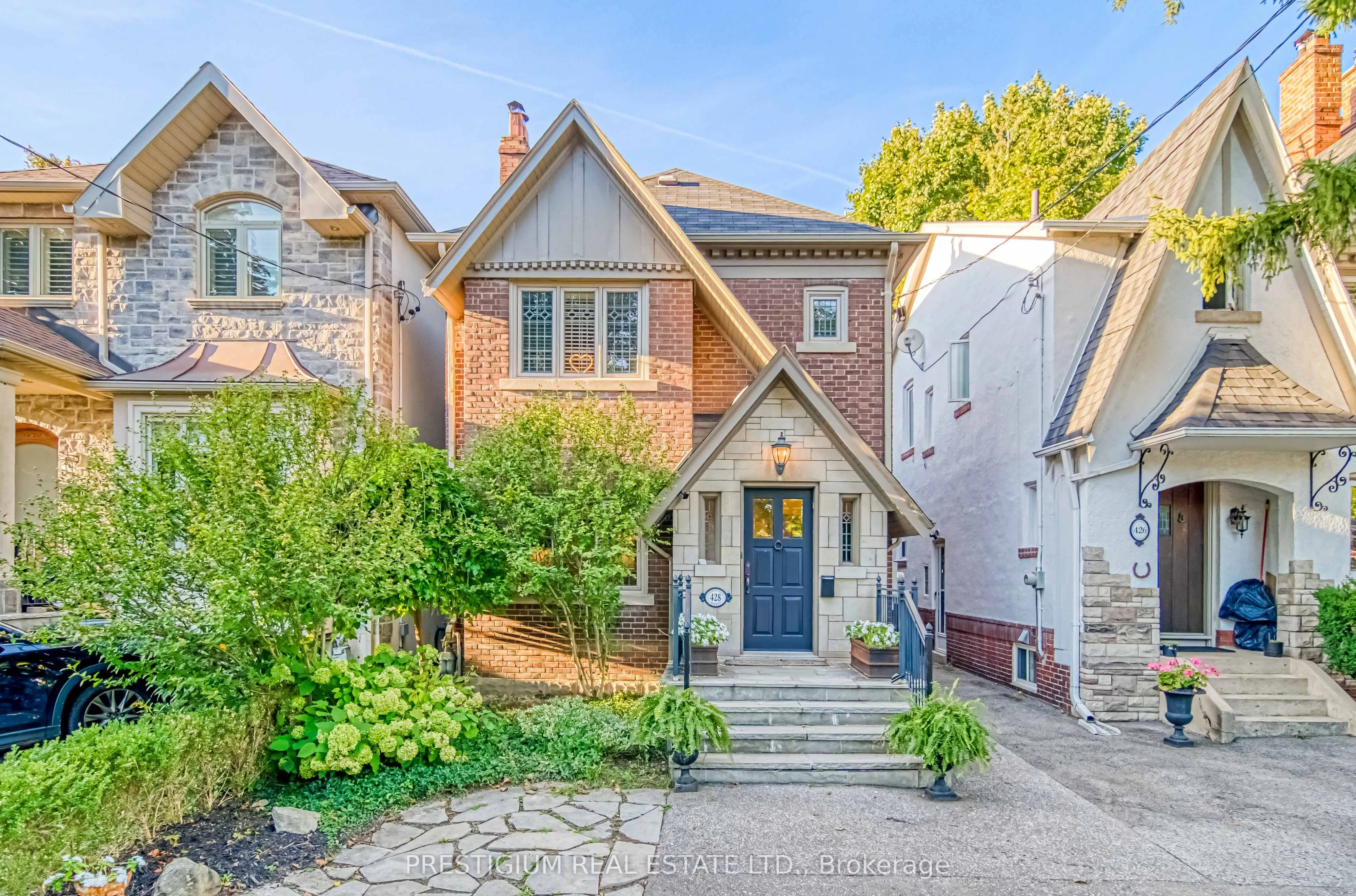 428 Castlefield Avenue