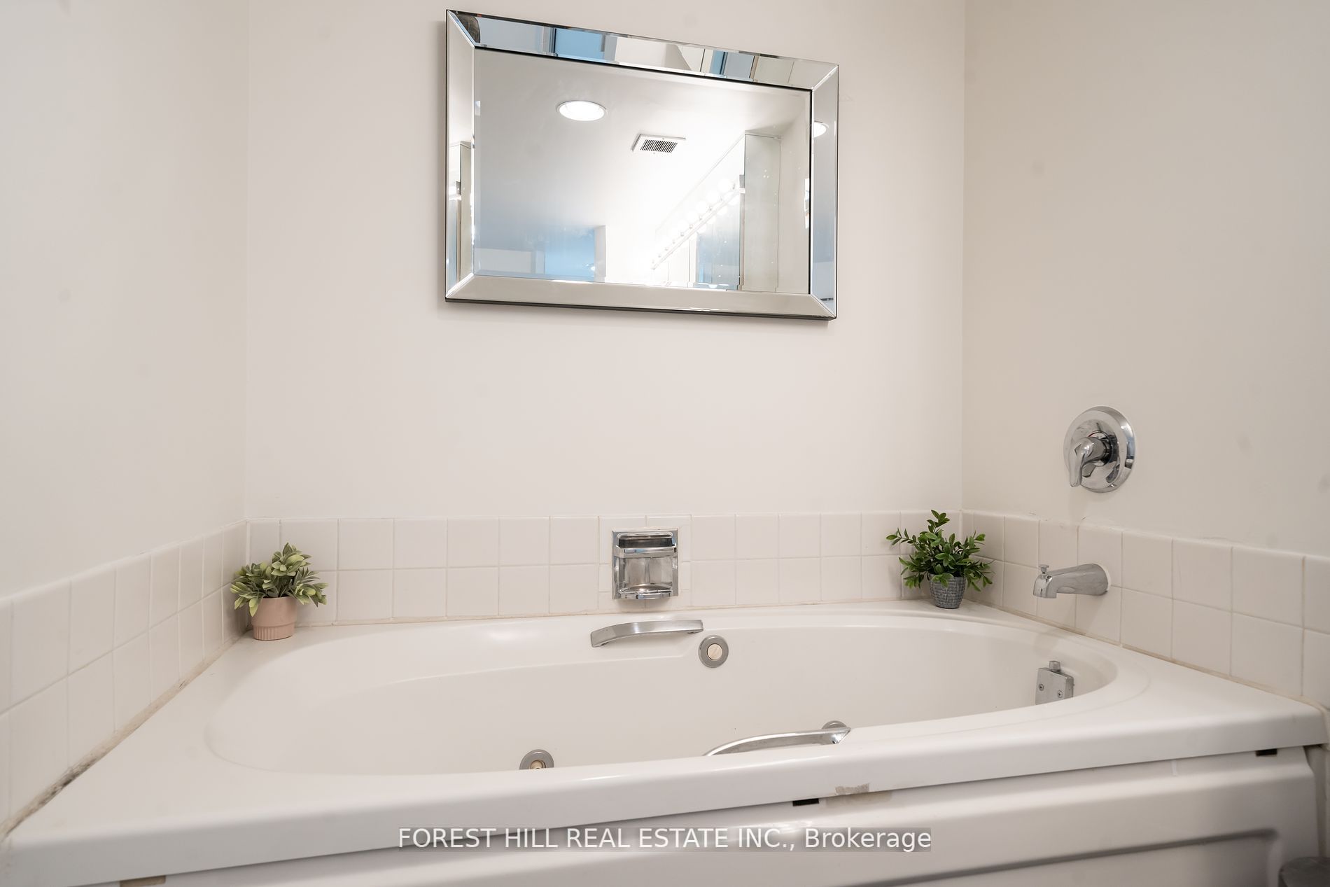 1055 Bay Street, #201