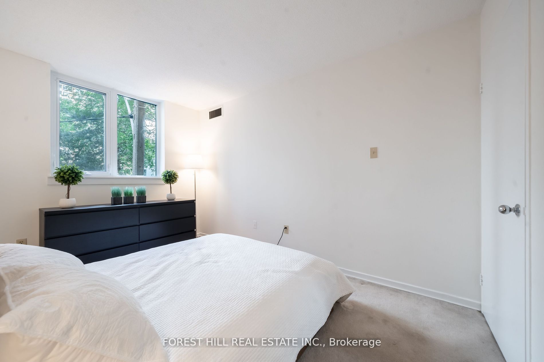 1055 Bay Street, #201