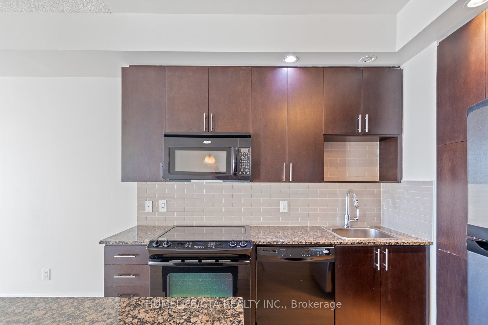 181 Wynford Drive #403