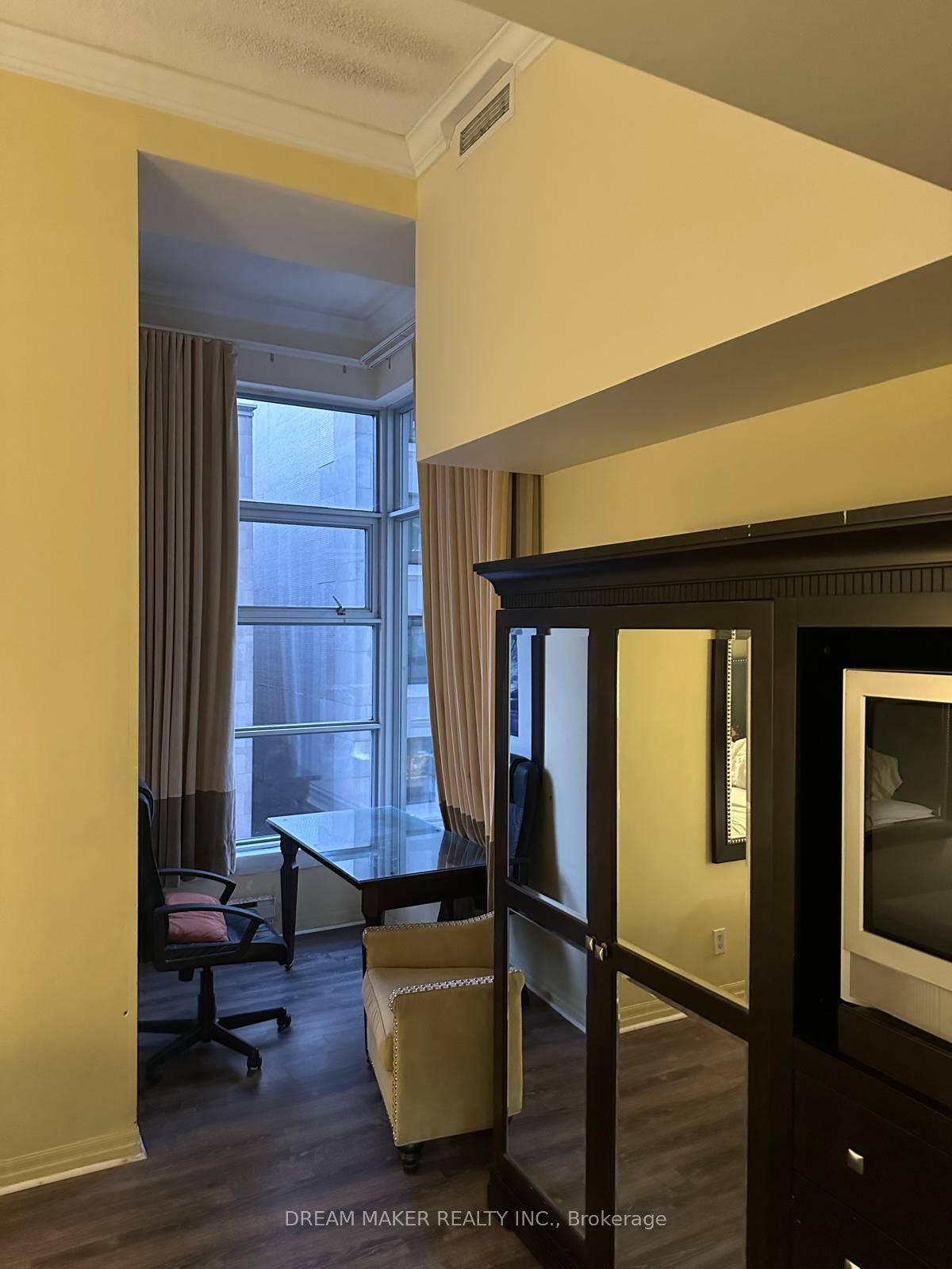 1 King Street W #918