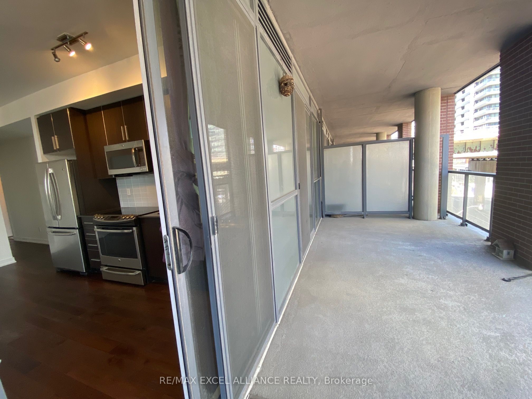 20 Bruyeres Mews #510