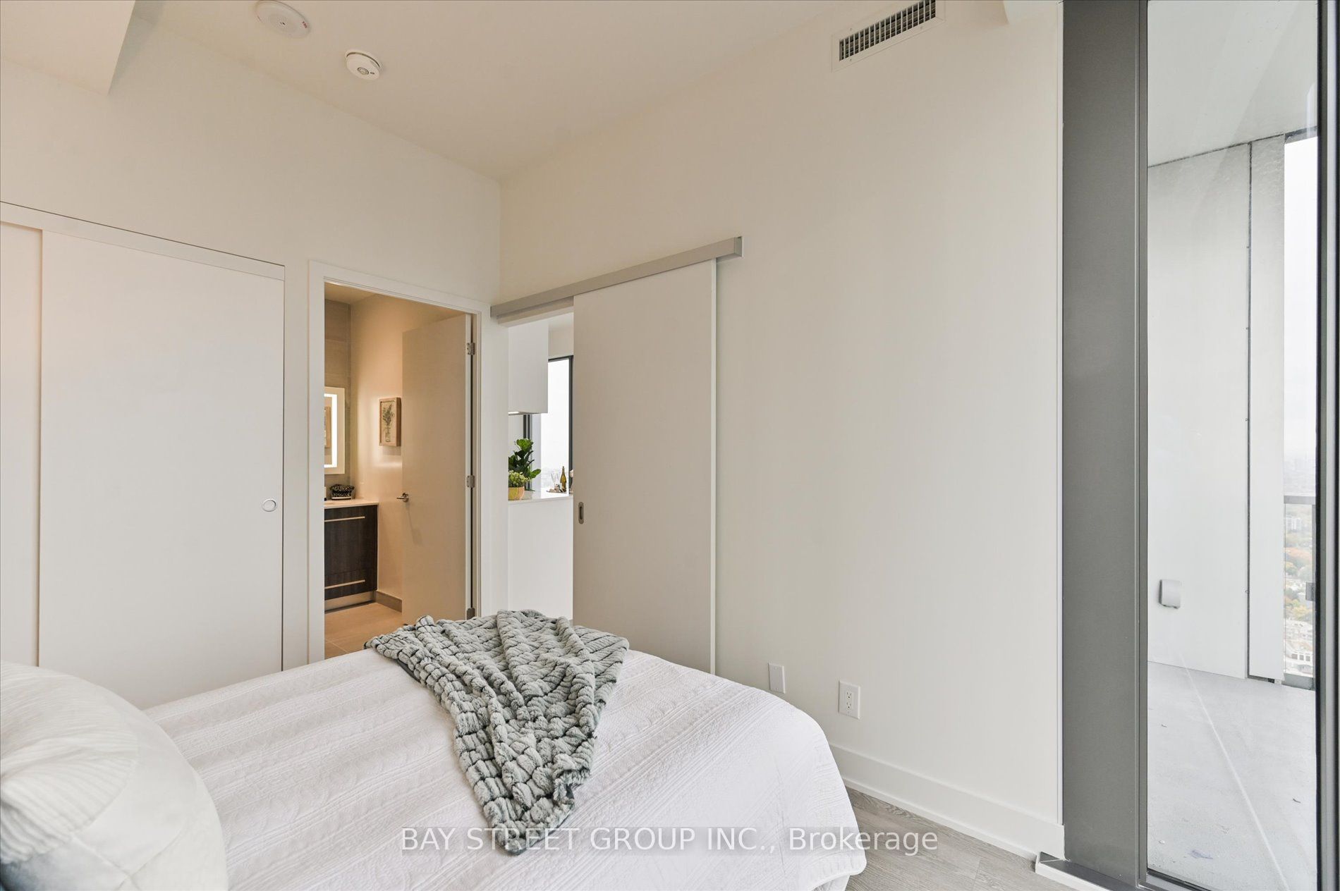 8 Cumberland Street, #4902
