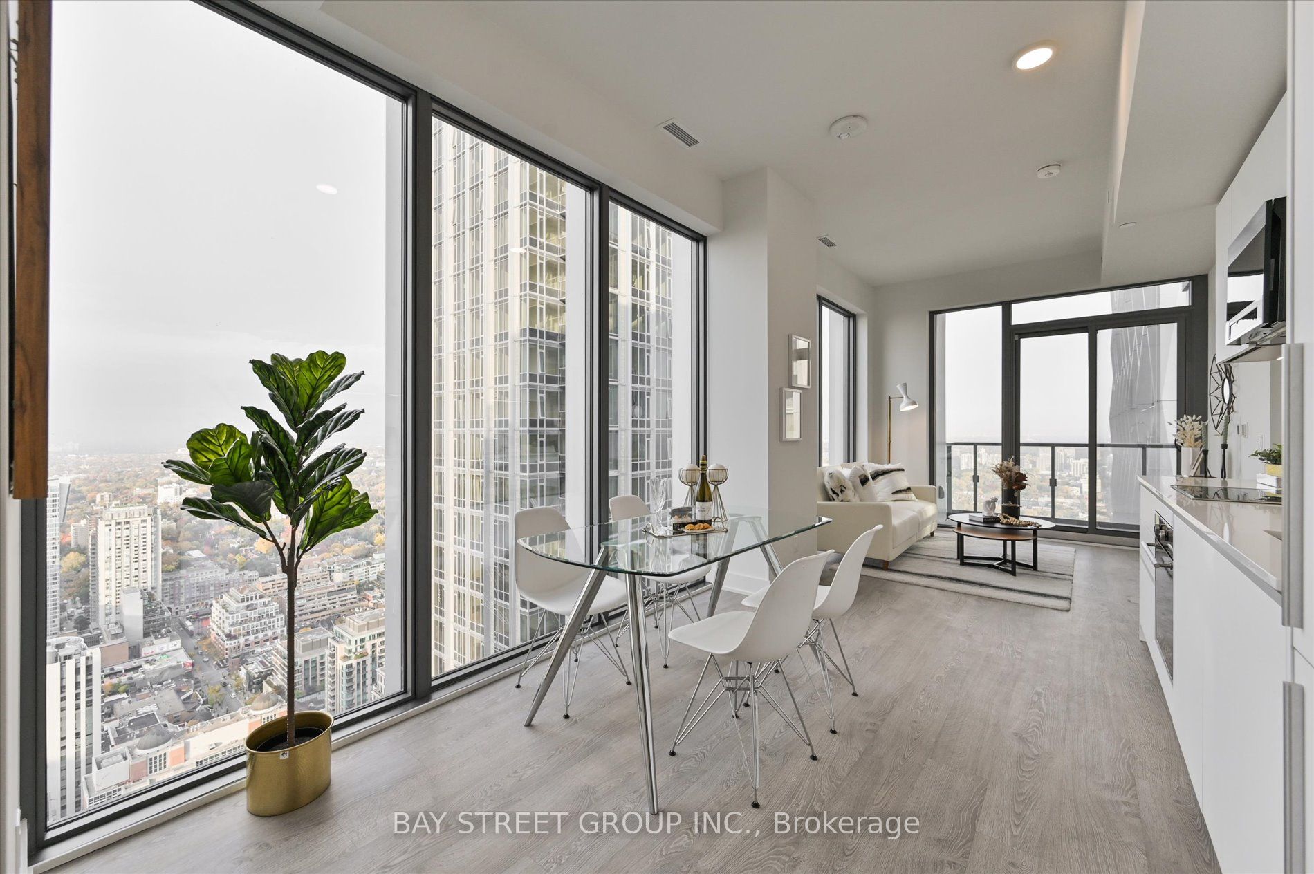 8 Cumberland Street, #4902