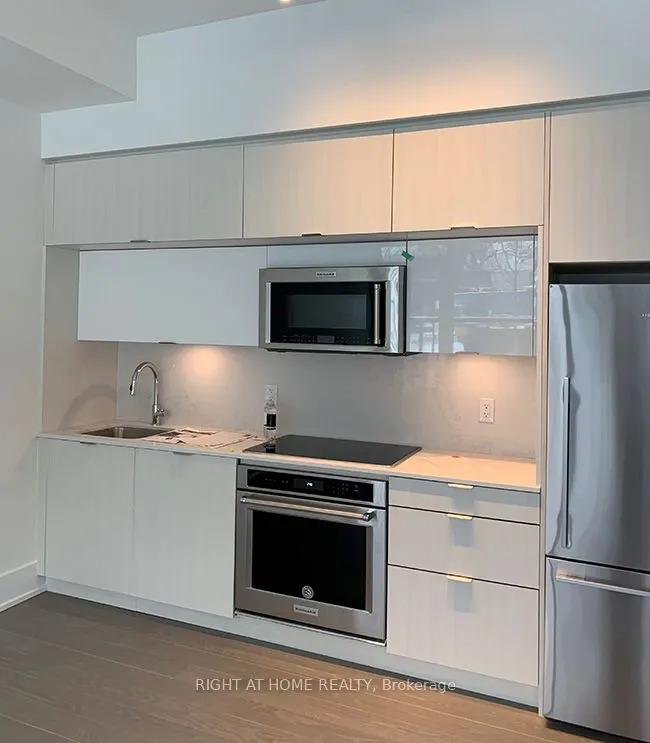 80 Vanauley Street, #110