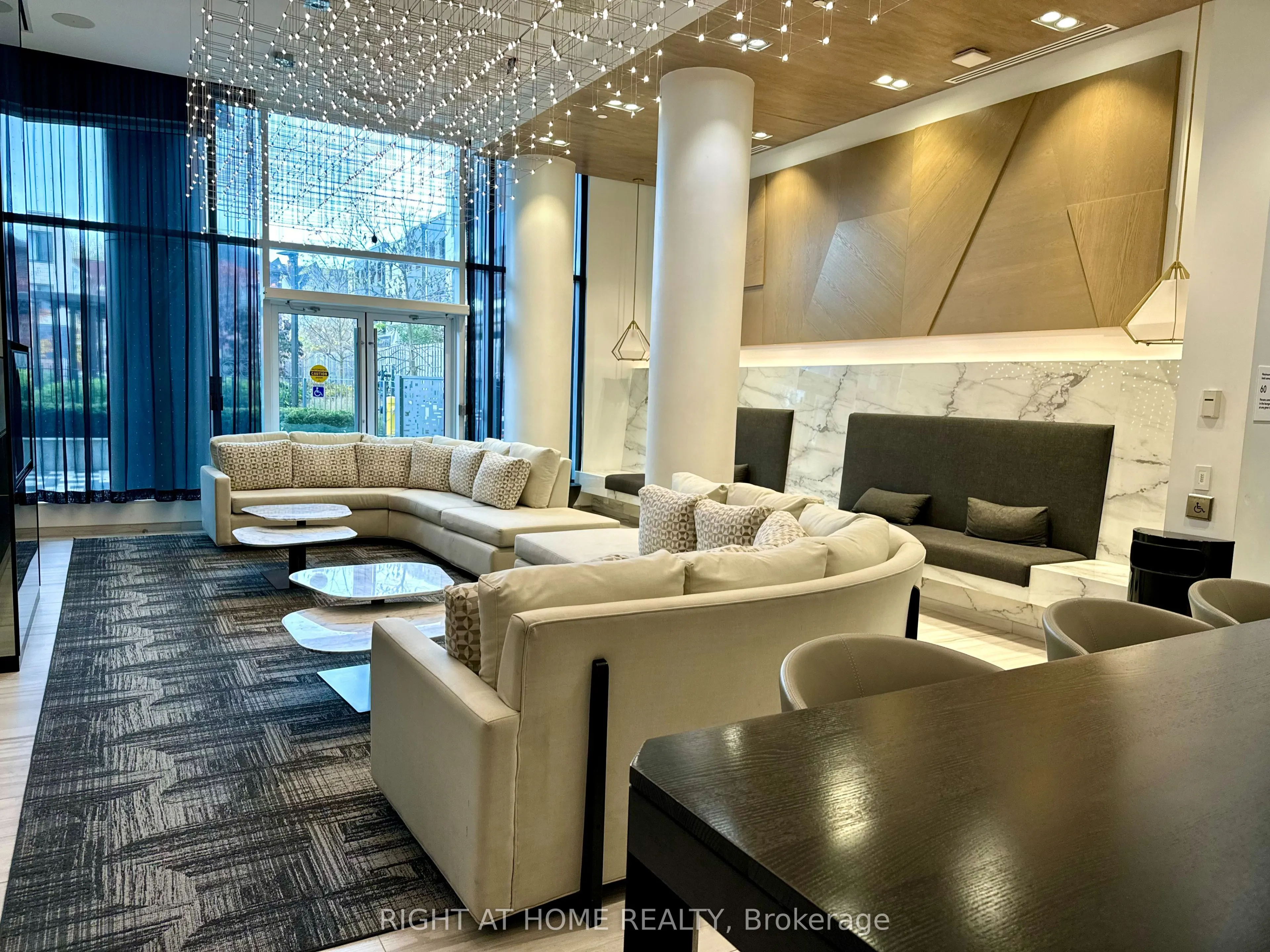 80 Vanauley Street, #110