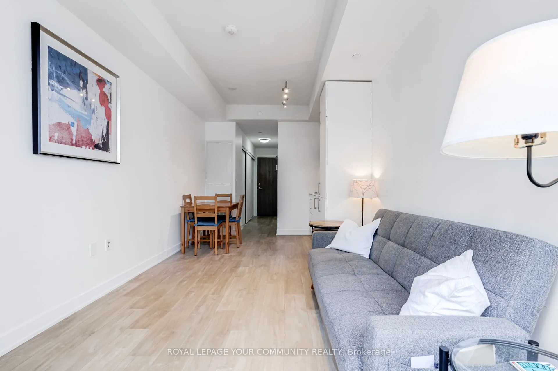 27 Bathurst Street W, #1516